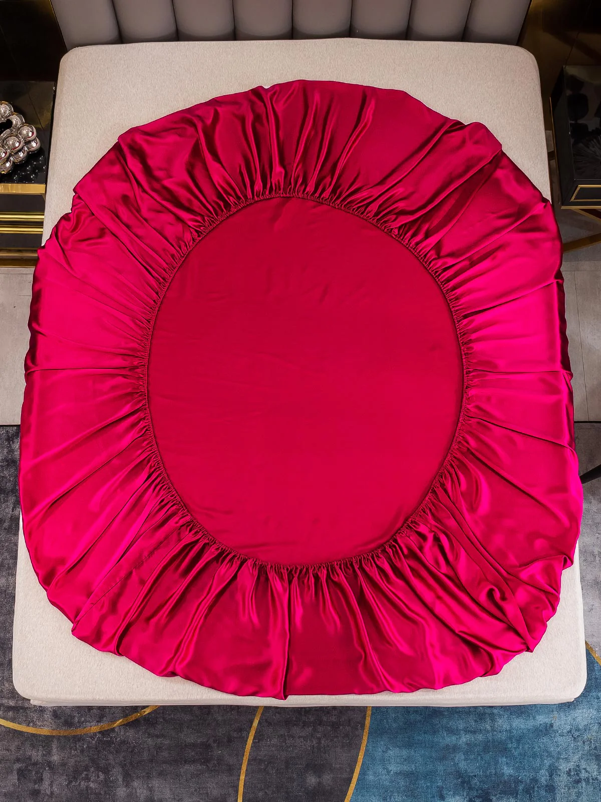 19Momme Mulberry Silk Seamless Fitted Sheet - Image 9