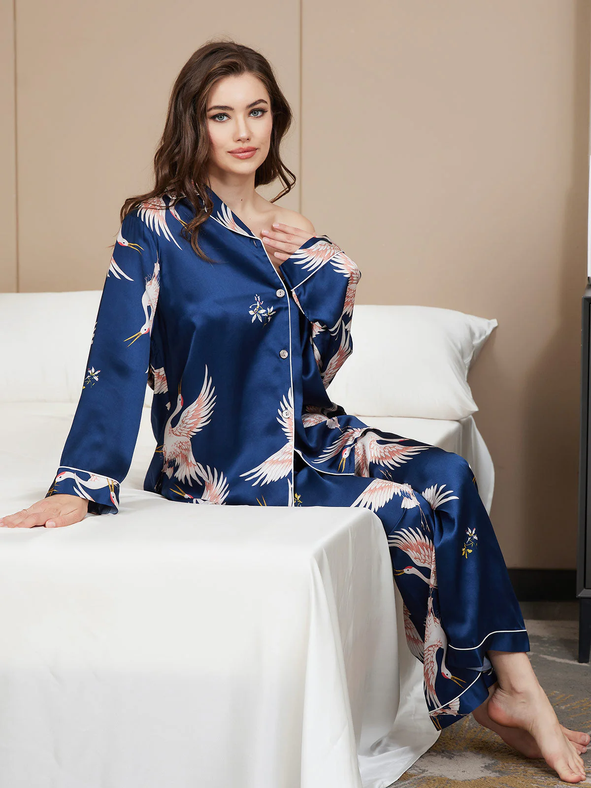 19Momme Women's Pure Silk Crane Print Long Sleeve Pyjamas Set - Image 6
