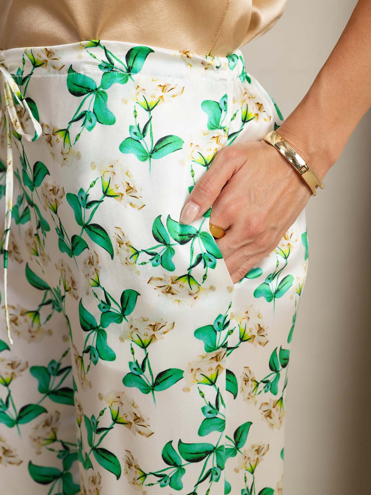 19Momme Silk Green Floral Print Wide Leg Women's Pants With Side Pockets Design - Image 4