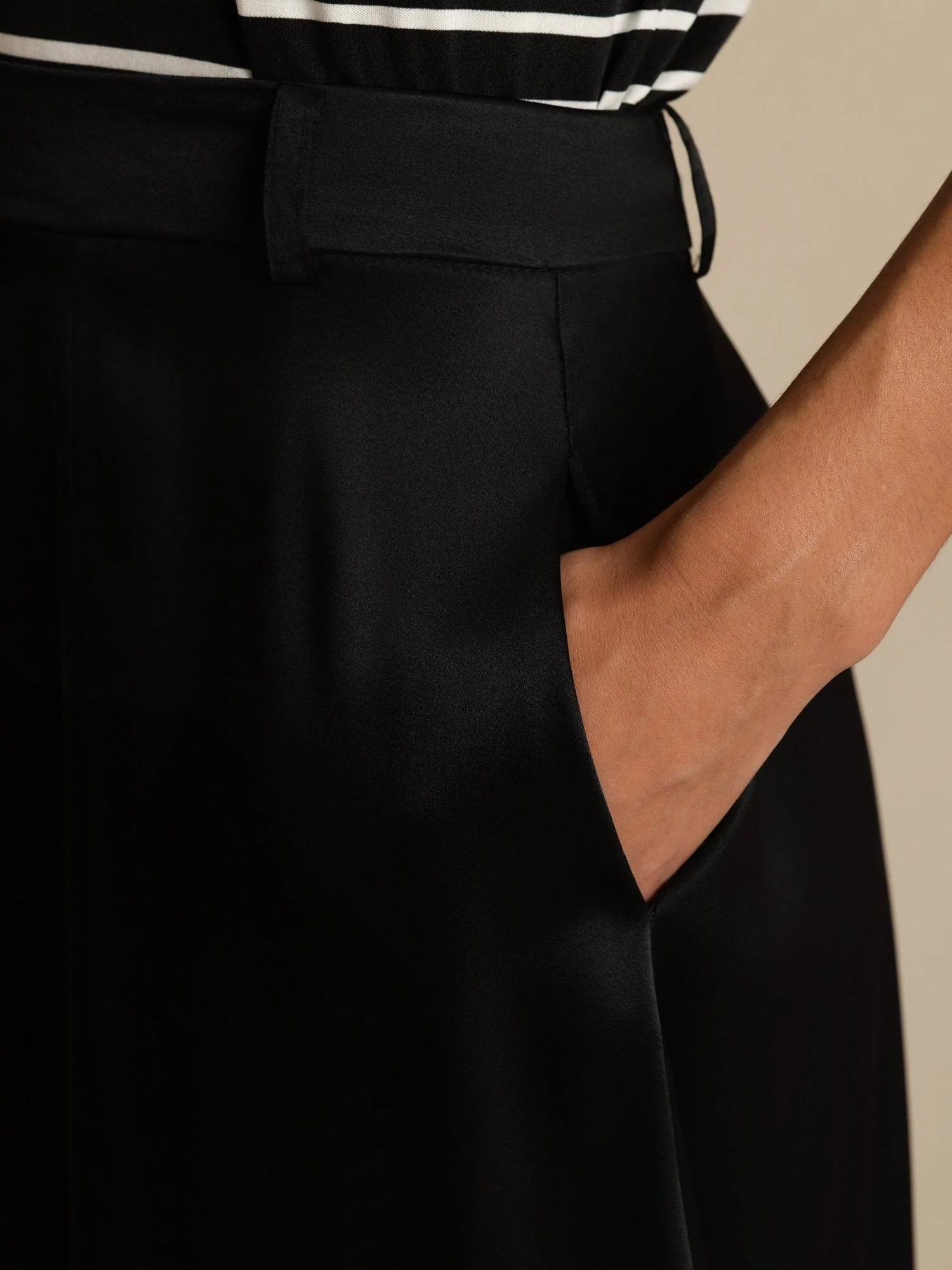 19Momme Silk High-Waist A-Line Midi Skirt with Pockets - Image 15