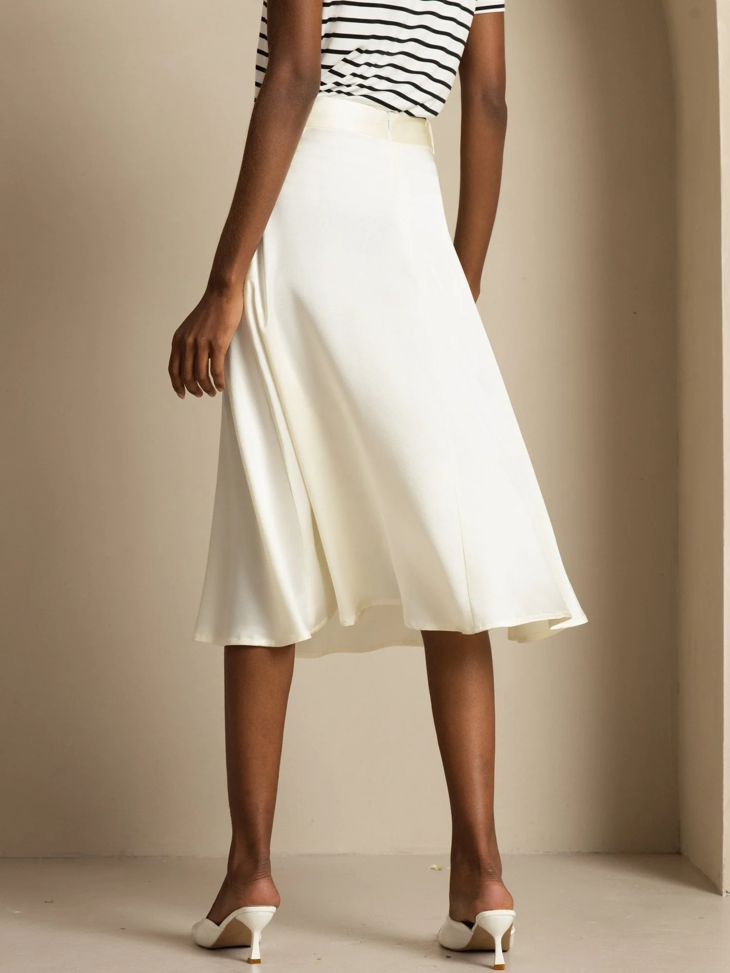 19Momme Silk High-Waist A-Line Midi Skirt with Pockets - Image 25