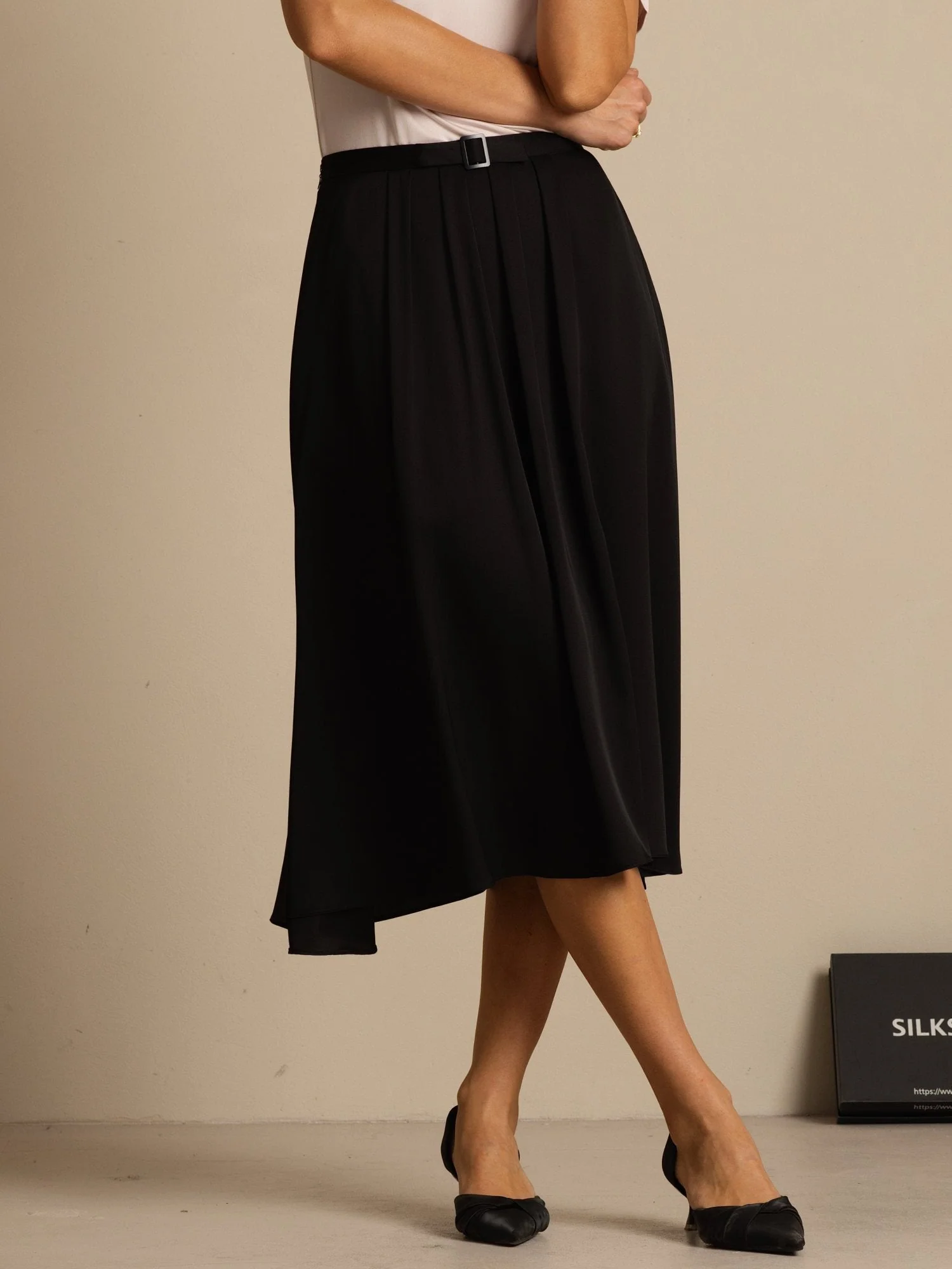 19Momme Silk High Waist A-Line Pleated Midi Skirt with Pockets - Image 10