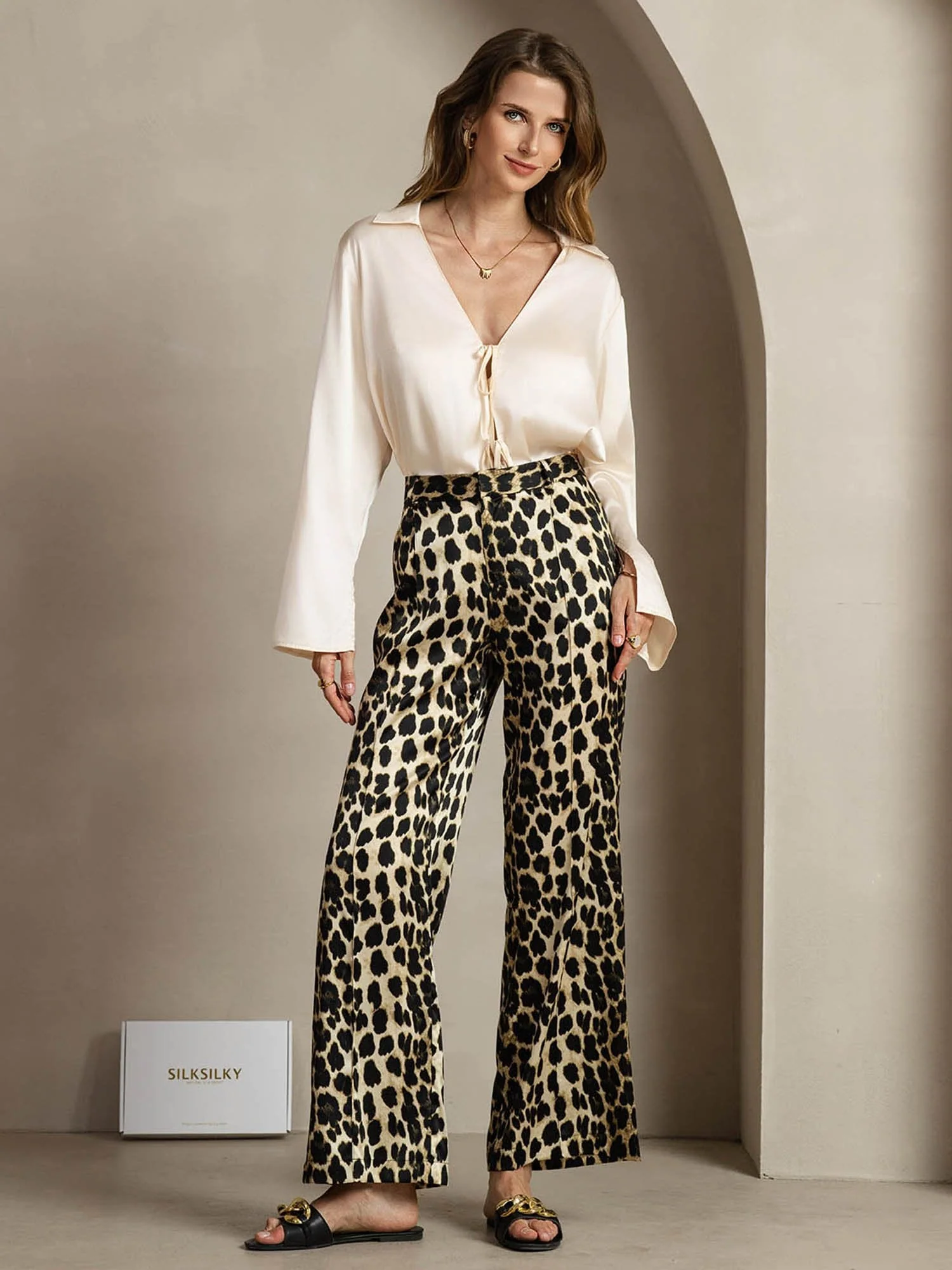 19Momme Silk Leopard Print Straight Leg Women's Pants With Side Pockets Design - Image 4