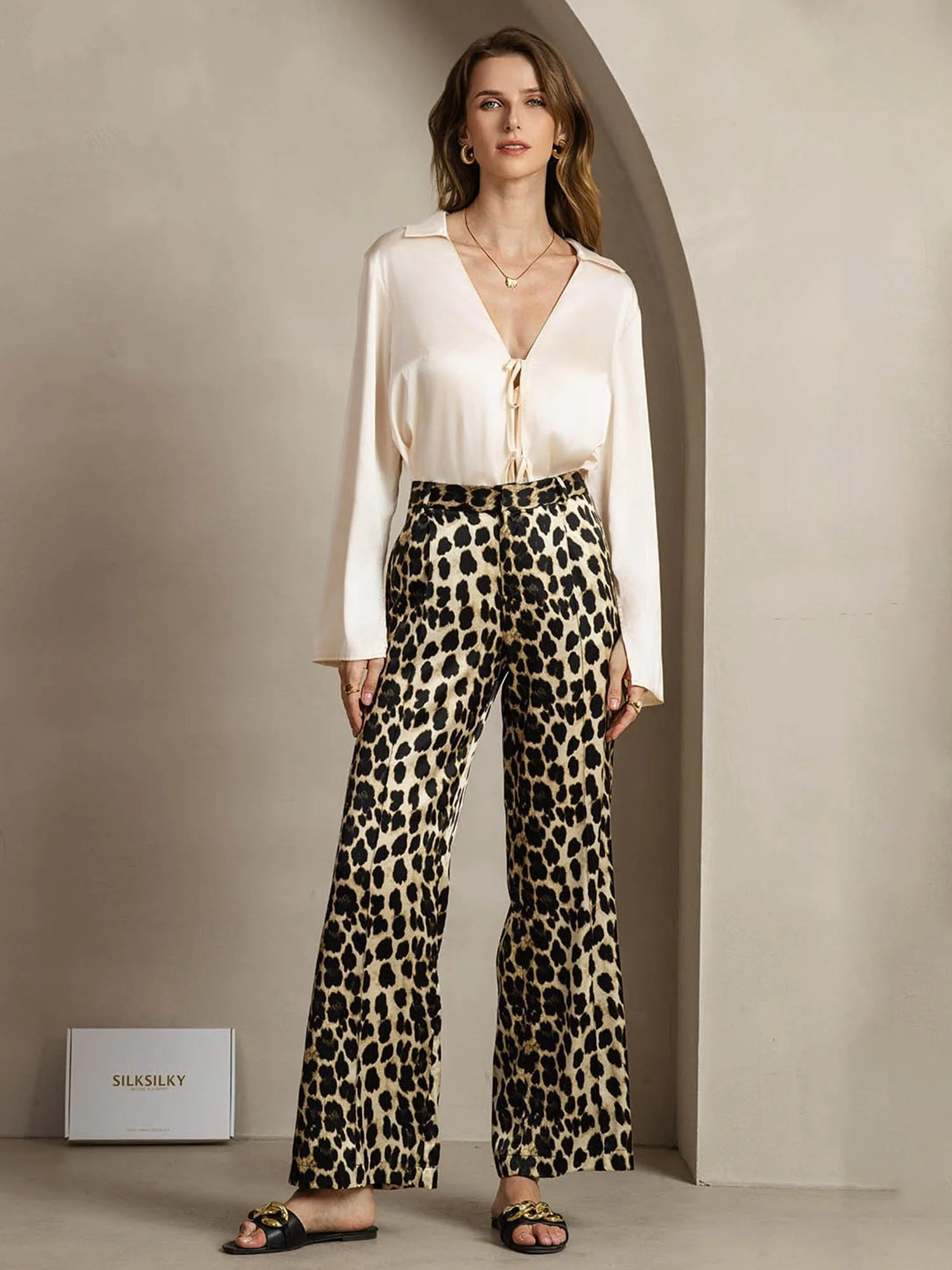 19Momme Silk Leopard Print Straight Leg Women's Pants With Side Pockets Design - Image 6