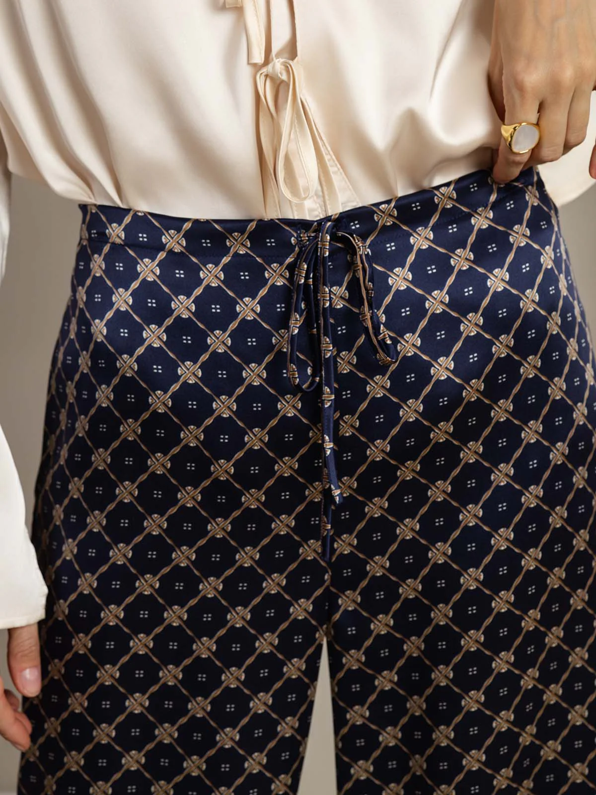 19Momme Silk Navy Chain Print Wide Leg Women's Pants With Side Pockets Design - Image 5