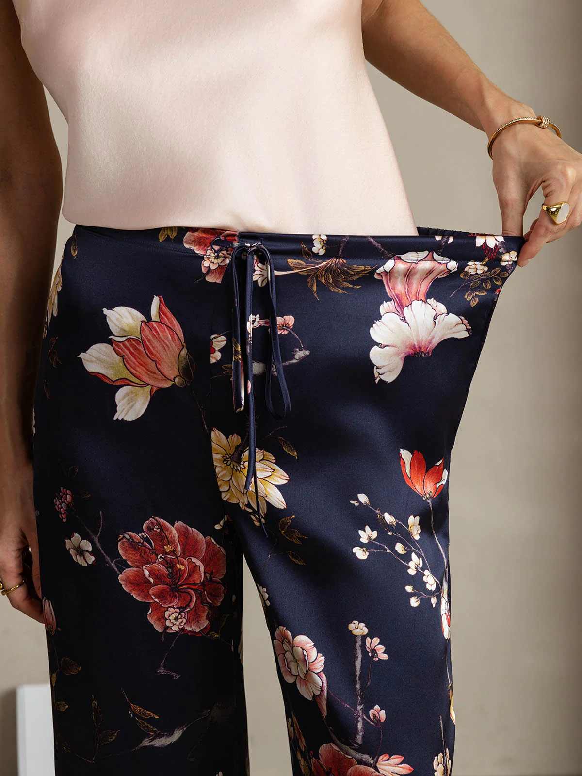 19Momme Silk Navy Floral Print Wide Leg Women's Pants With Side Pockets Design - Image 4