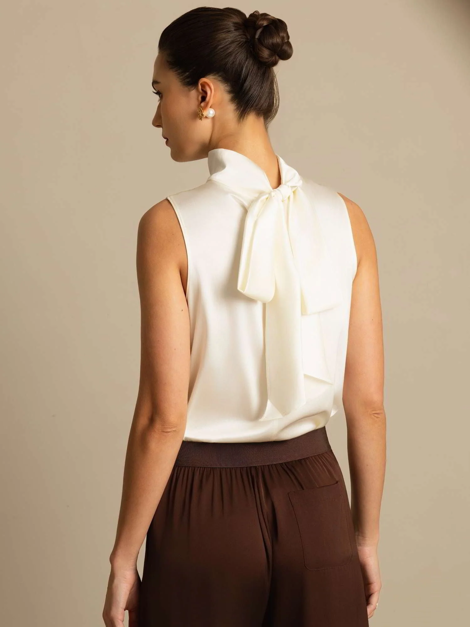19Momme Silk Sleeveless Tie Neck Blouse - Image 13