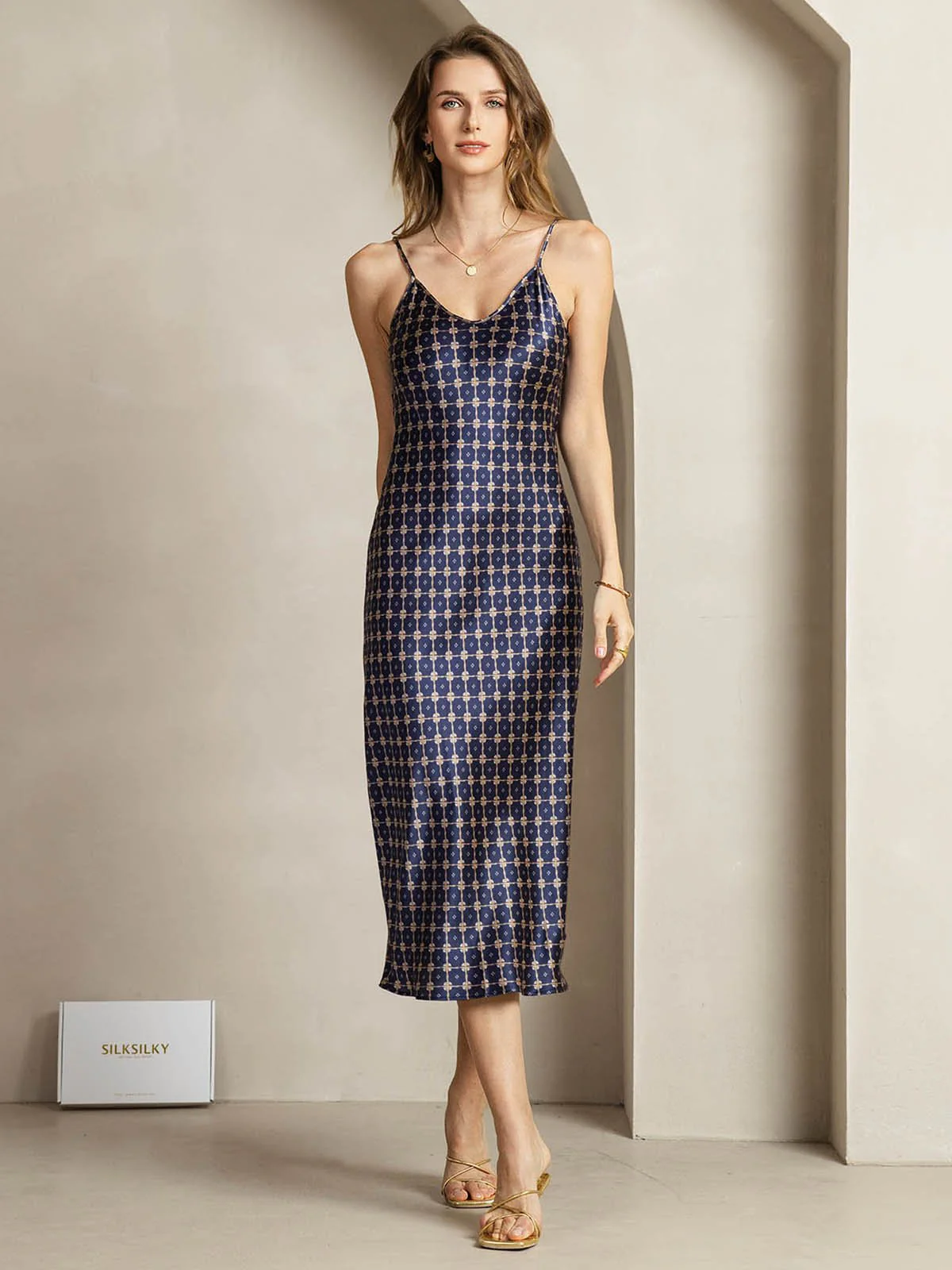 Clearance(Ships to UK Only) - 19Momme Silk Navy Chain Print V Neck Adjustable Strap Midi Dress - Image 3
