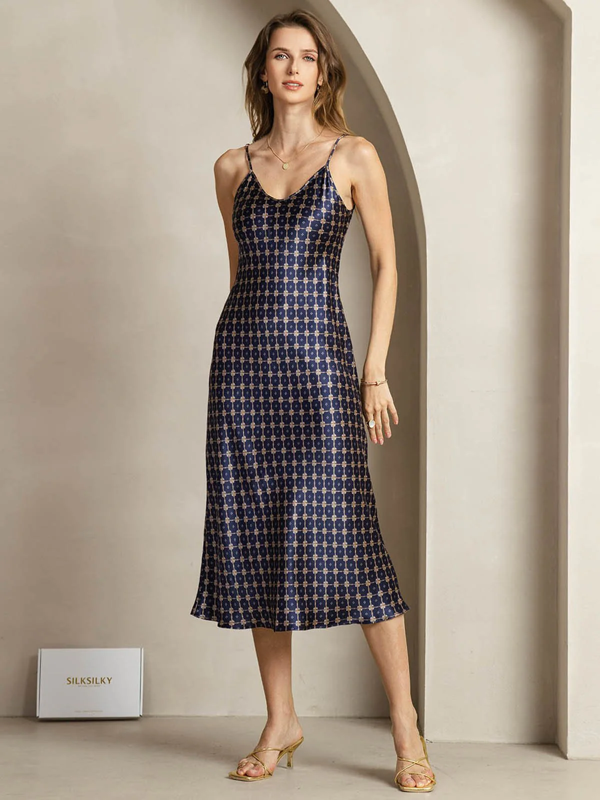 Clearance(Ships to UK Only) - 19Momme Silk Navy Chain Print V Neck Adjustable Strap Midi Dress - Image 4