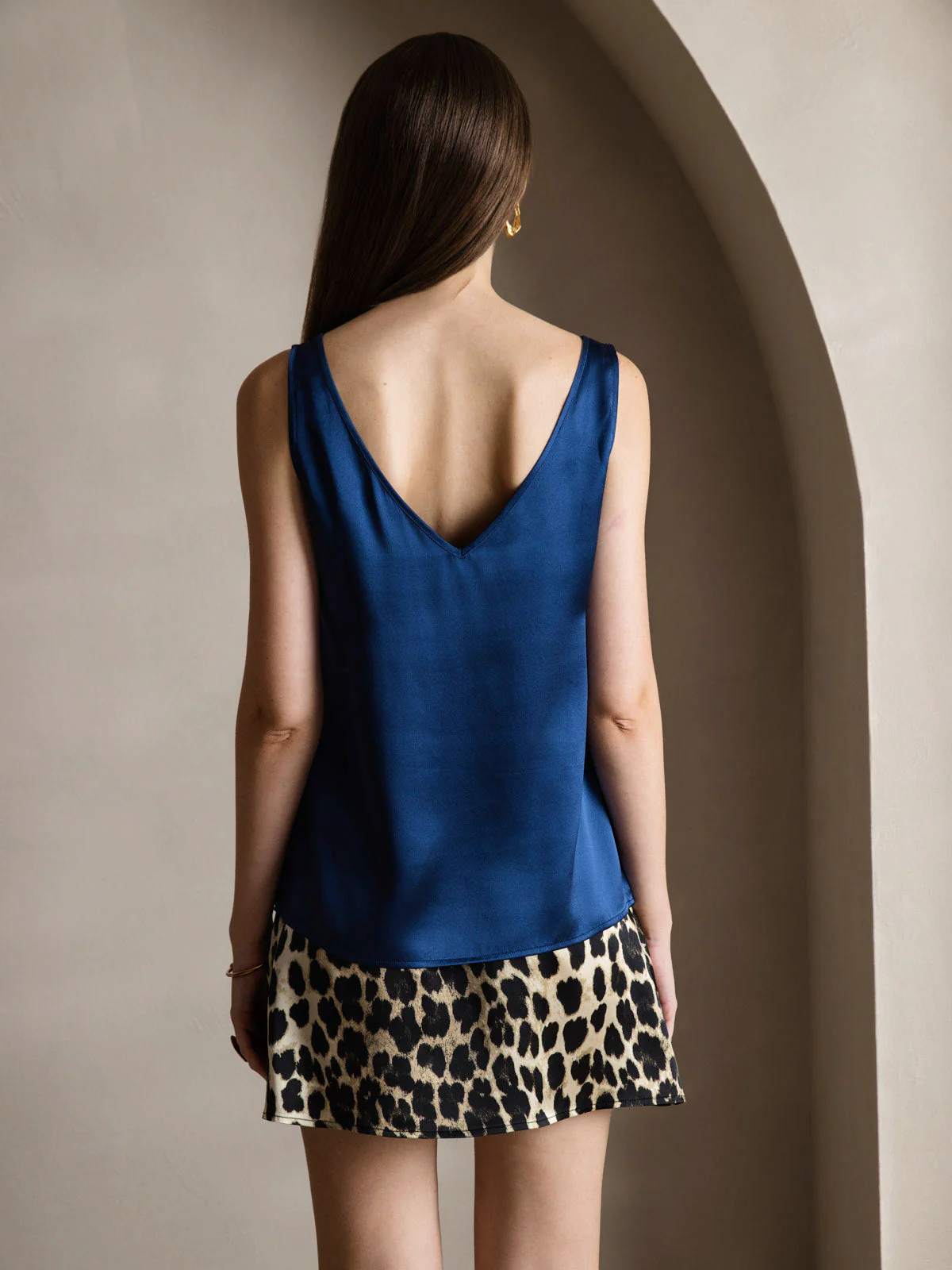 19Momme Silk Sleeveless V Neck Women's Tank Top with V Back Design - Image 32