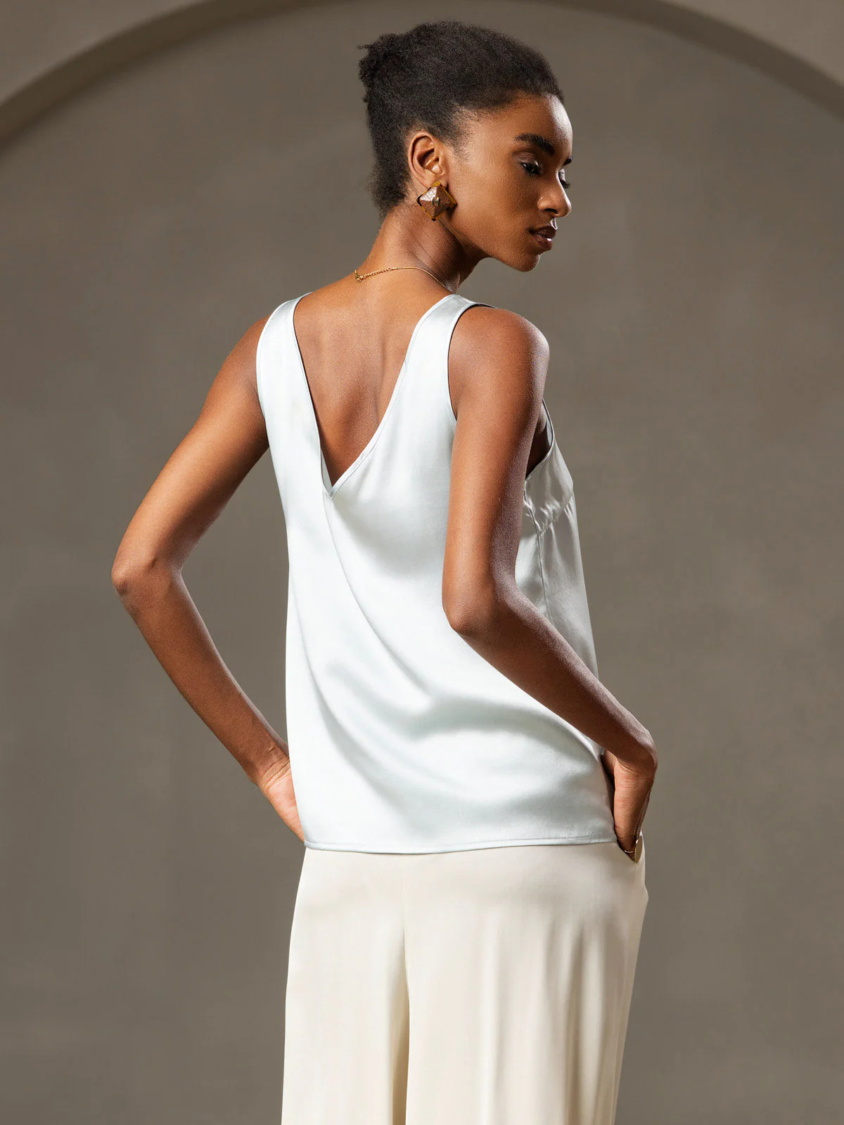 19Momme Silk Sleeveless V Neck Women's Tank Top with V Back Design - Image 40