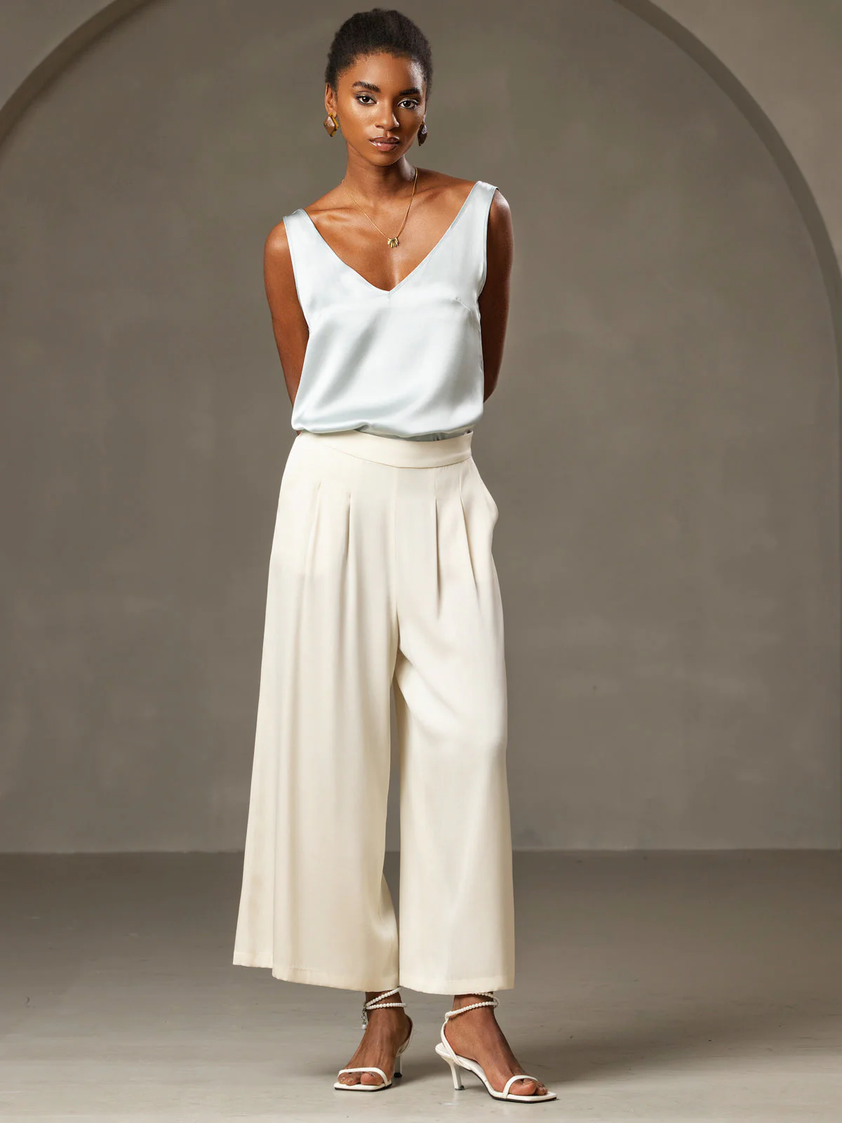 19Momme Silk Sleeveless V Neck Women's Tank Top with V Back Design - Image 46