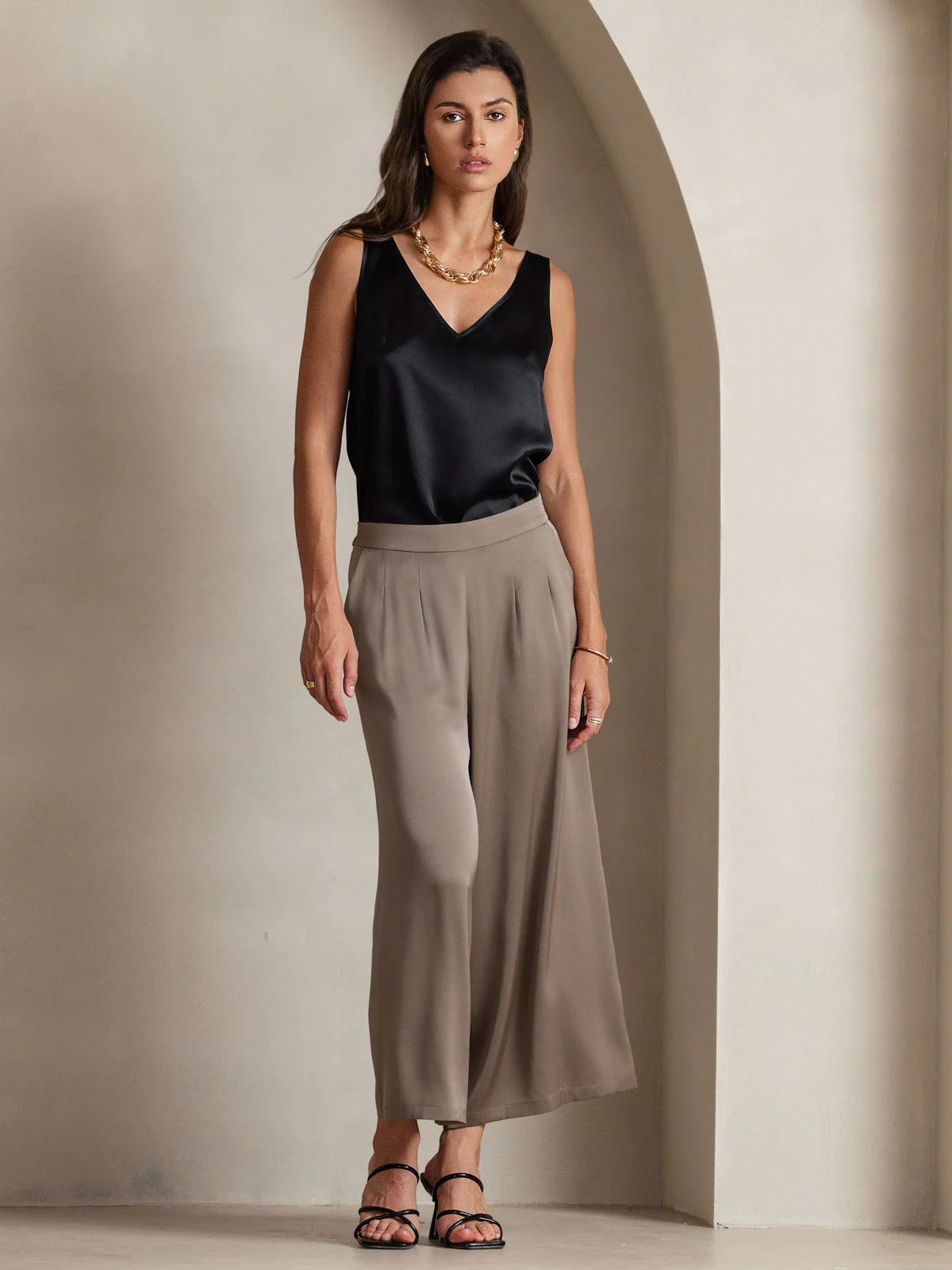 19Momme Silk Sleeveless V Neck Women's Tank Top with V Back Design - Image 54