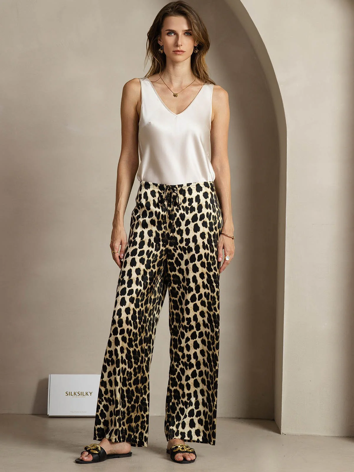 19Momme Silk Leopard Print Wide Leg Women's Pants With Side Pockets Design - Image 4