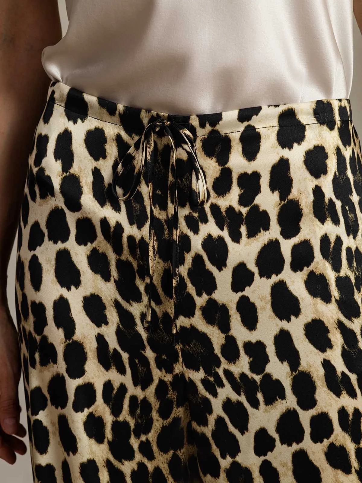 19Momme Silk Leopard Print Wide Leg Women's Pants With Side Pockets Design - Image 7