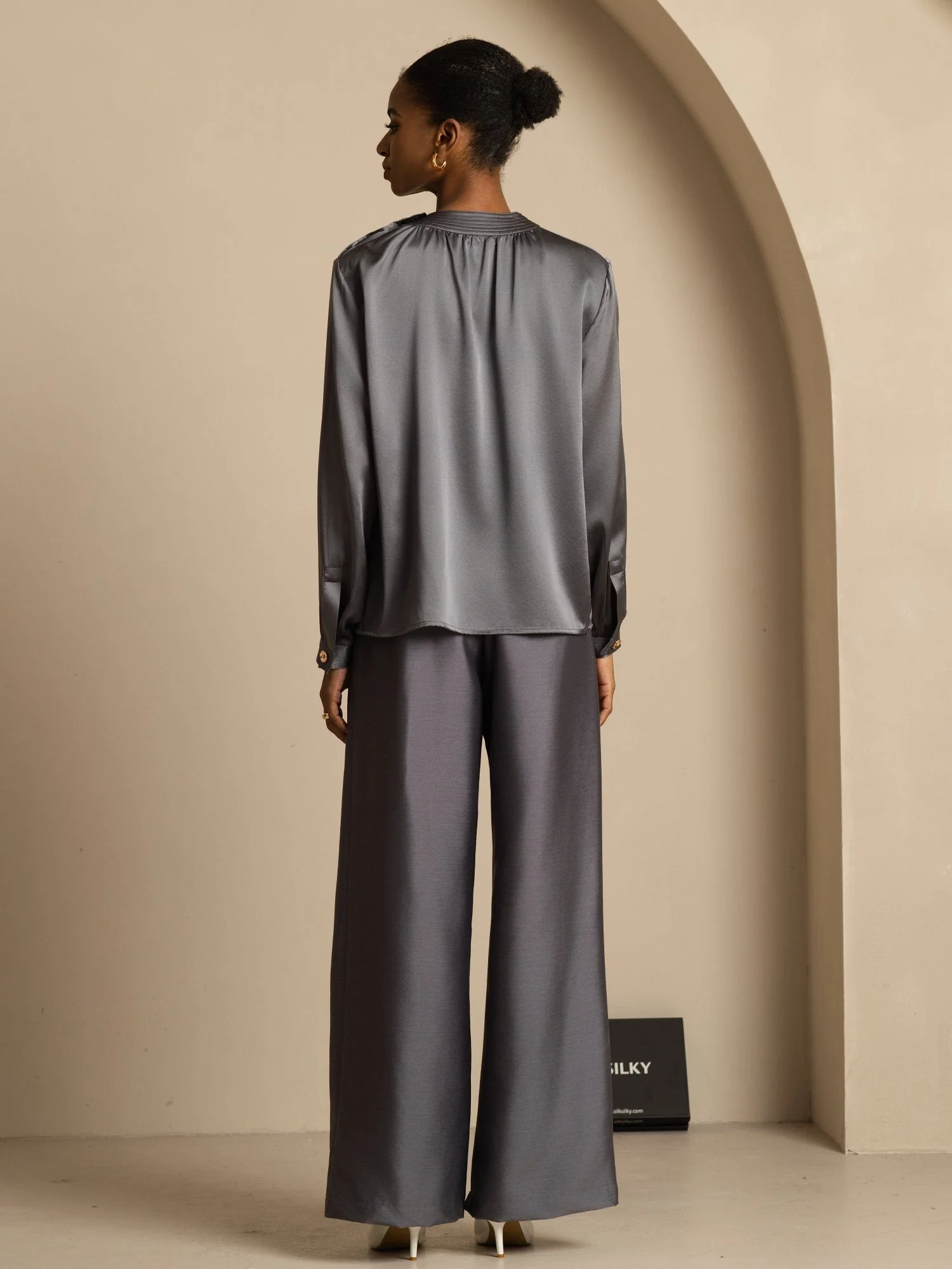 19Momme Silk Women’s Gathered Neck Long Sleeve Blouse - Image 9