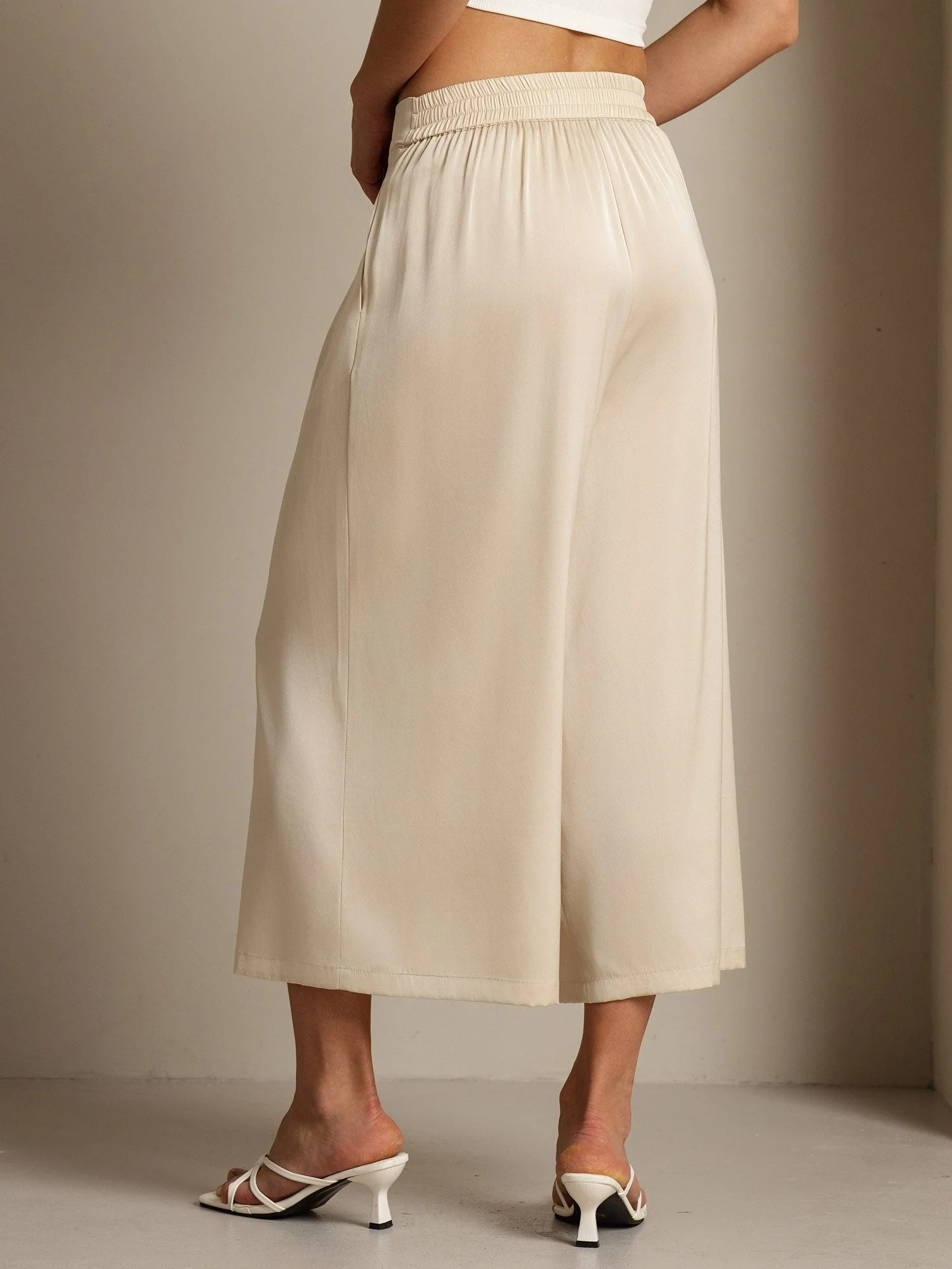19Momme Silk Women's High Waist Pleated Wide Leg Capri Pants - Image 9