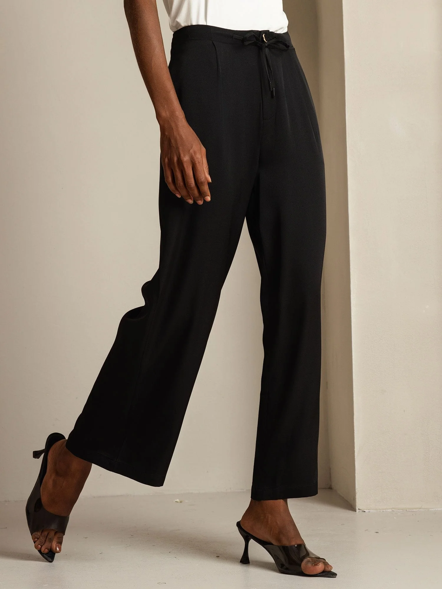 19Momme Silk Women's High Waist Wide Leg Drawstring Pants with Pockets - Image 16