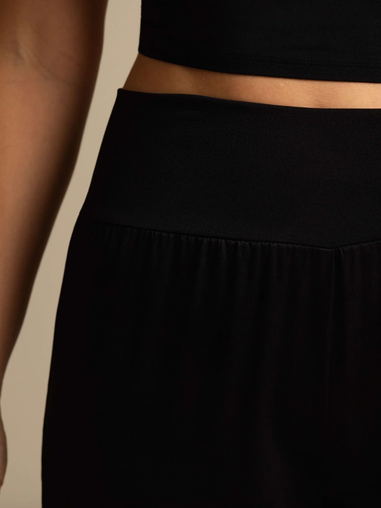 19Momme Silk Women's High-Waist Wide Leg Pants with Wide Stretch Waistband - Image 4