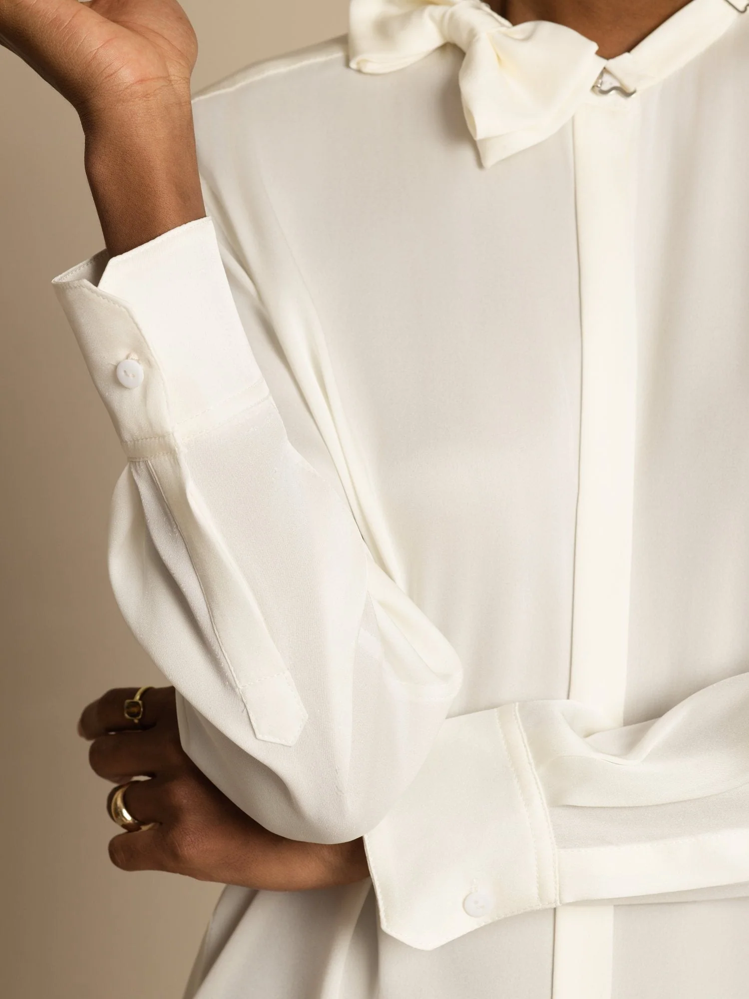 19Momme Silk Women's Long Sleeve Stand Collar Bow Blouse - Image 5