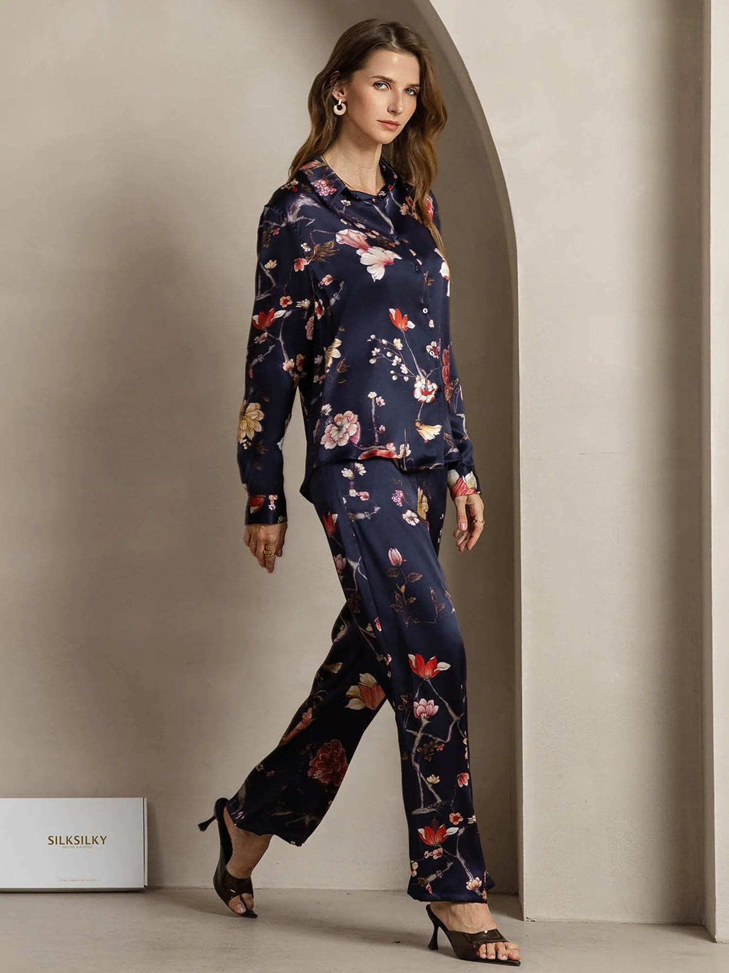 19Momme Women's Silk Navy Floral Print Button-Up Shirt & Wide-Leg Pants Set - Image 5
