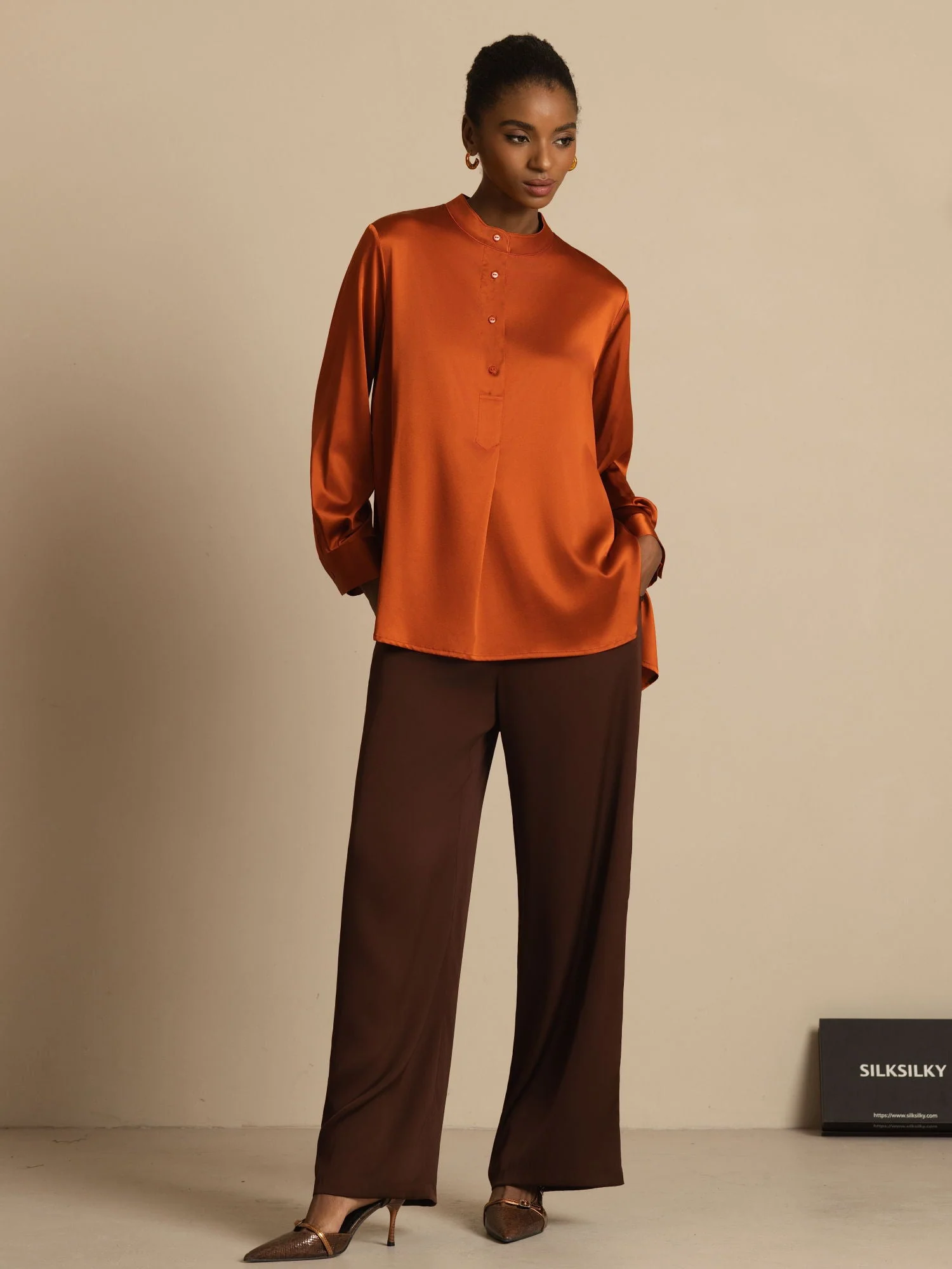 19Momme Silk Women’s Stand Collar High-Low Blouse With Button Detail - Image 14