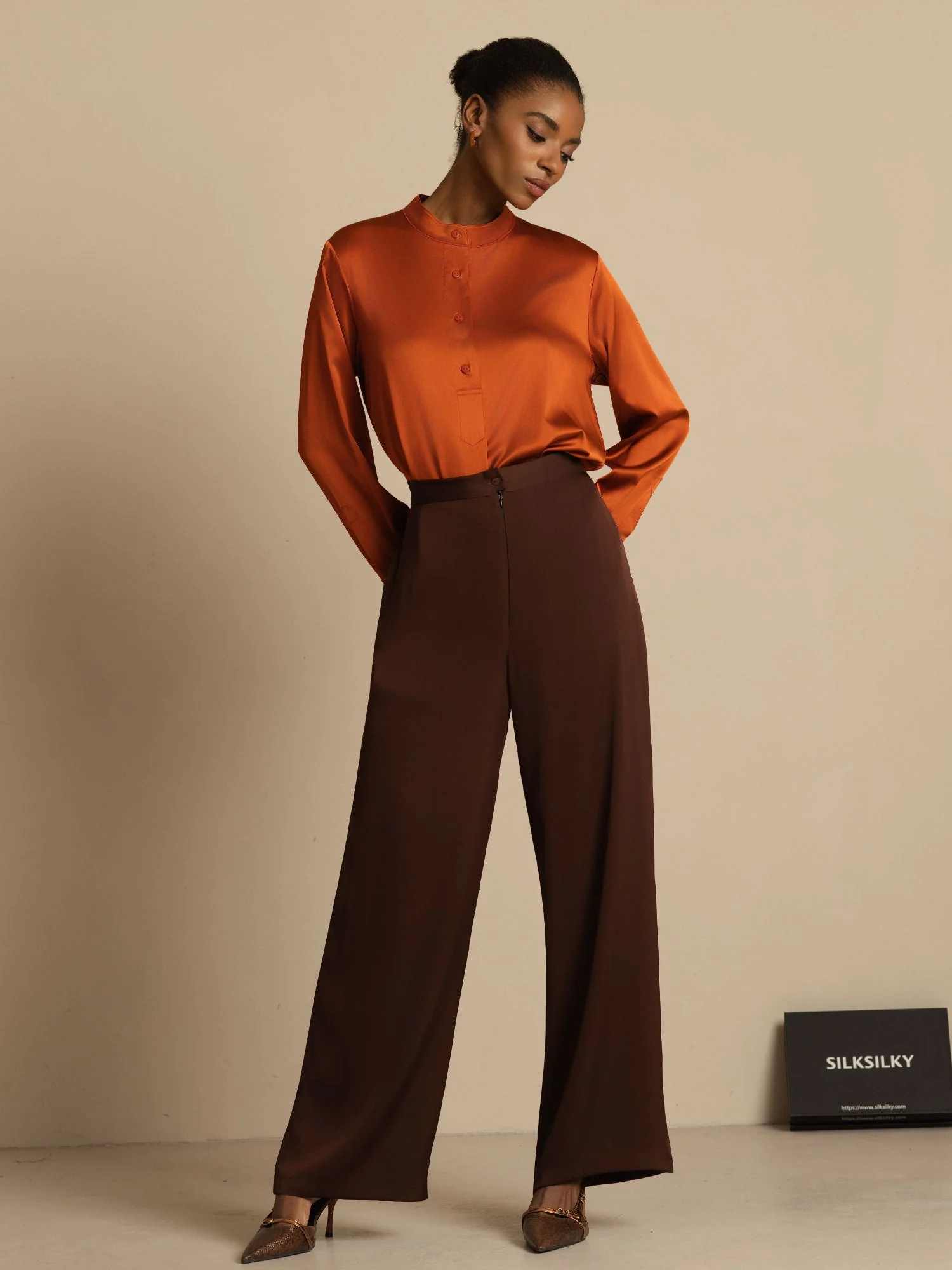 19Momme Silk Women’s Stand Collar High-Low Blouse With Button Detail - Image 15