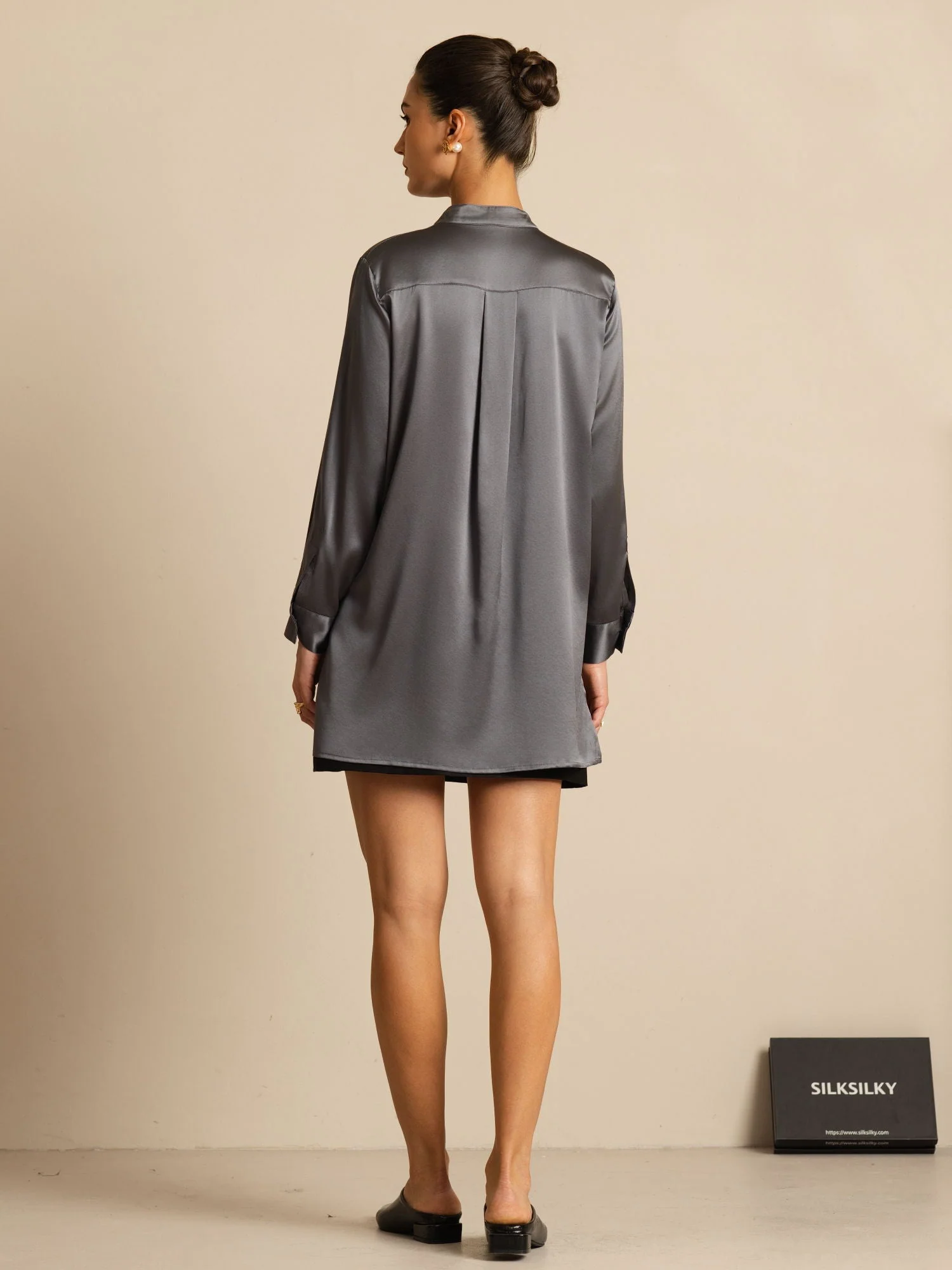 19Momme Silk Women’s Stand Collar High-Low Blouse With Button Detail - Image 24