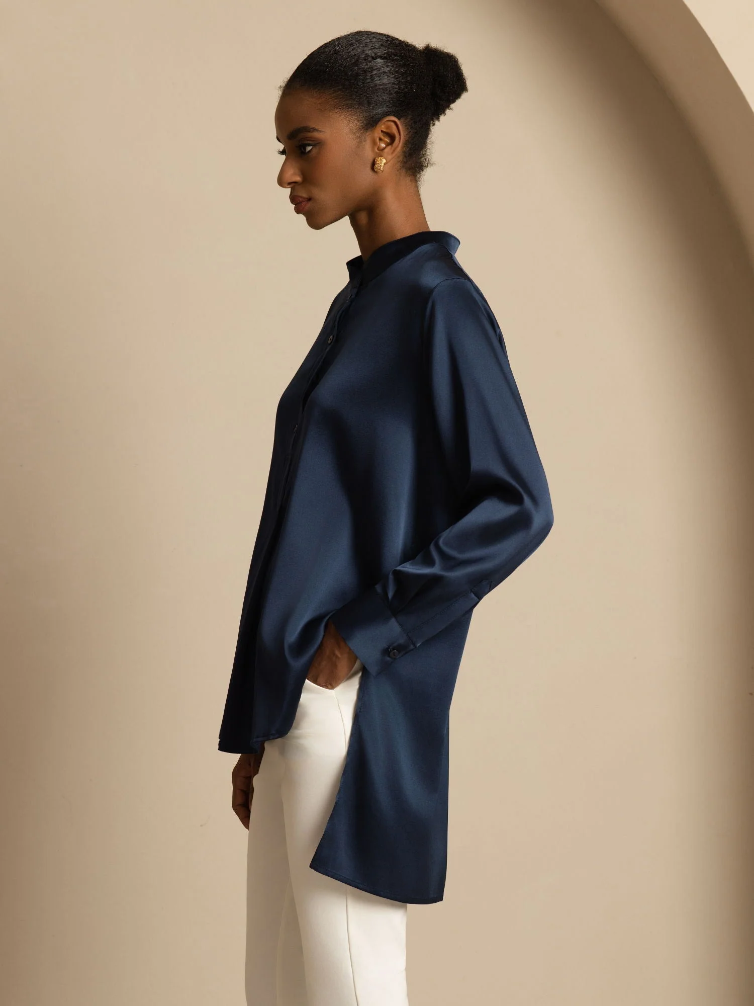 19Momme Silk Women’s Stand Collar High-Low Blouse With Button Detail - Image 3