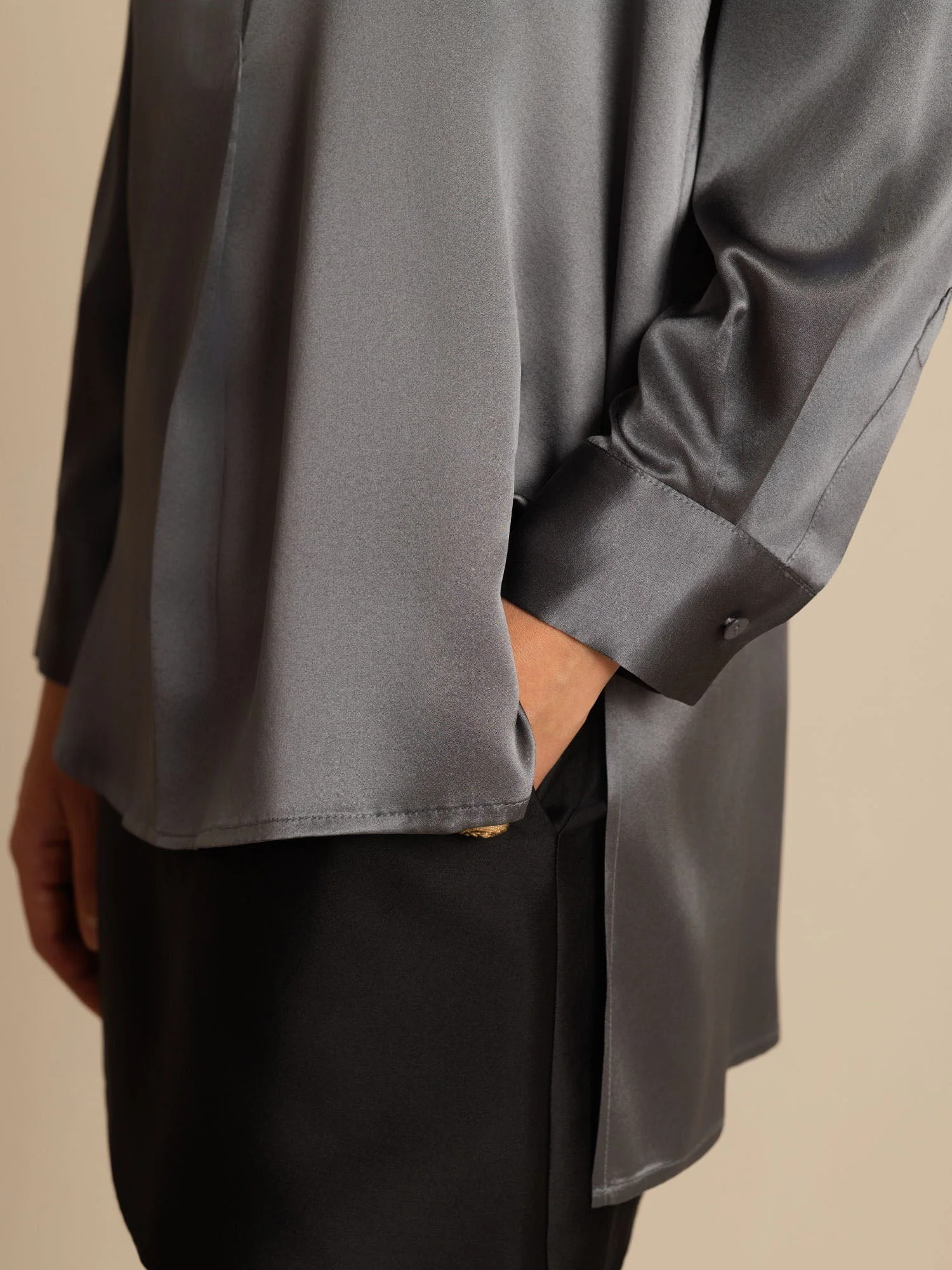 19Momme Silk Women’s Stand Collar High-Low Blouse With Button Detail - Image 30