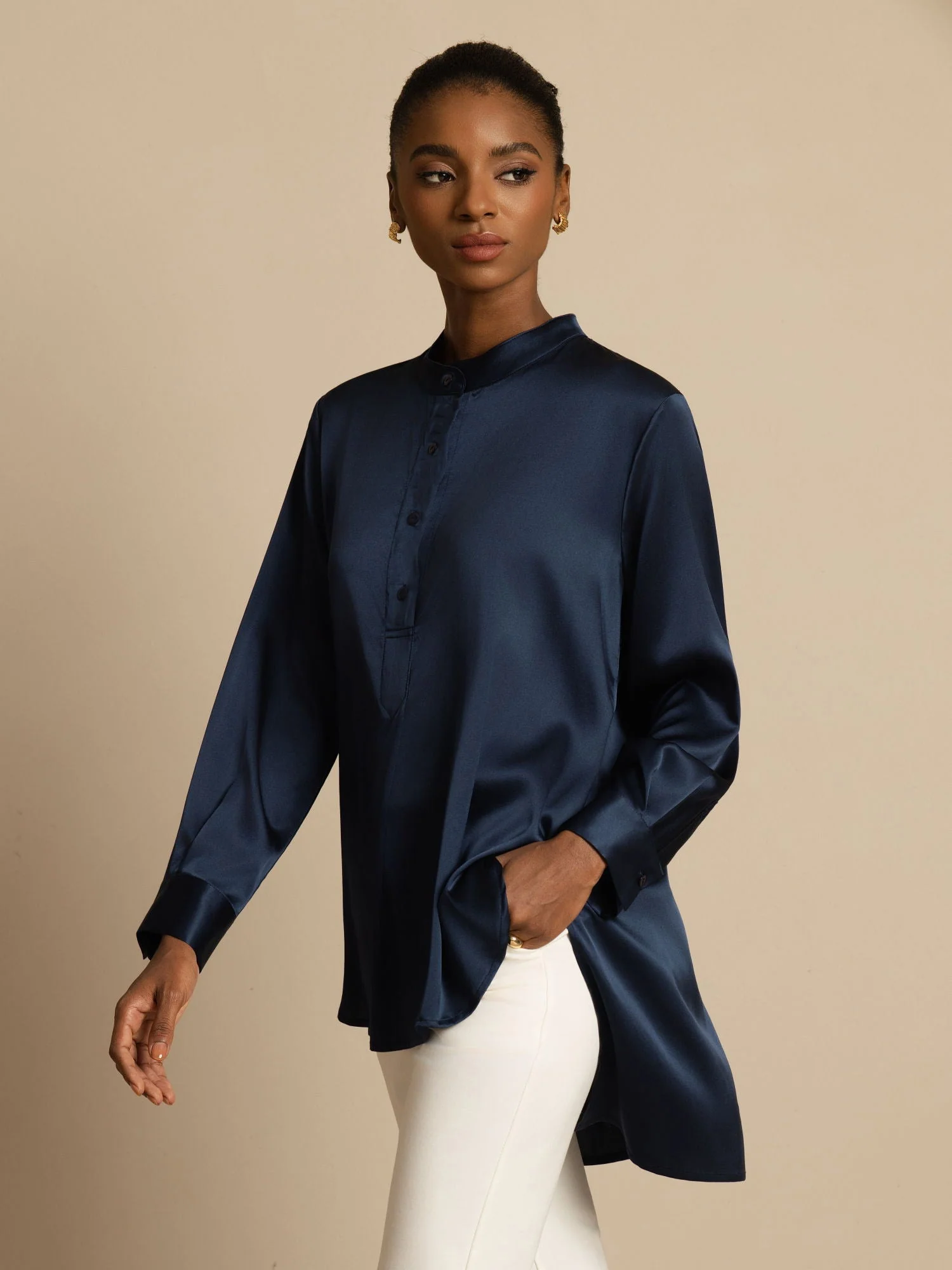 19Momme Silk Women’s Stand Collar High-Low Blouse With Button Detail - Image 4