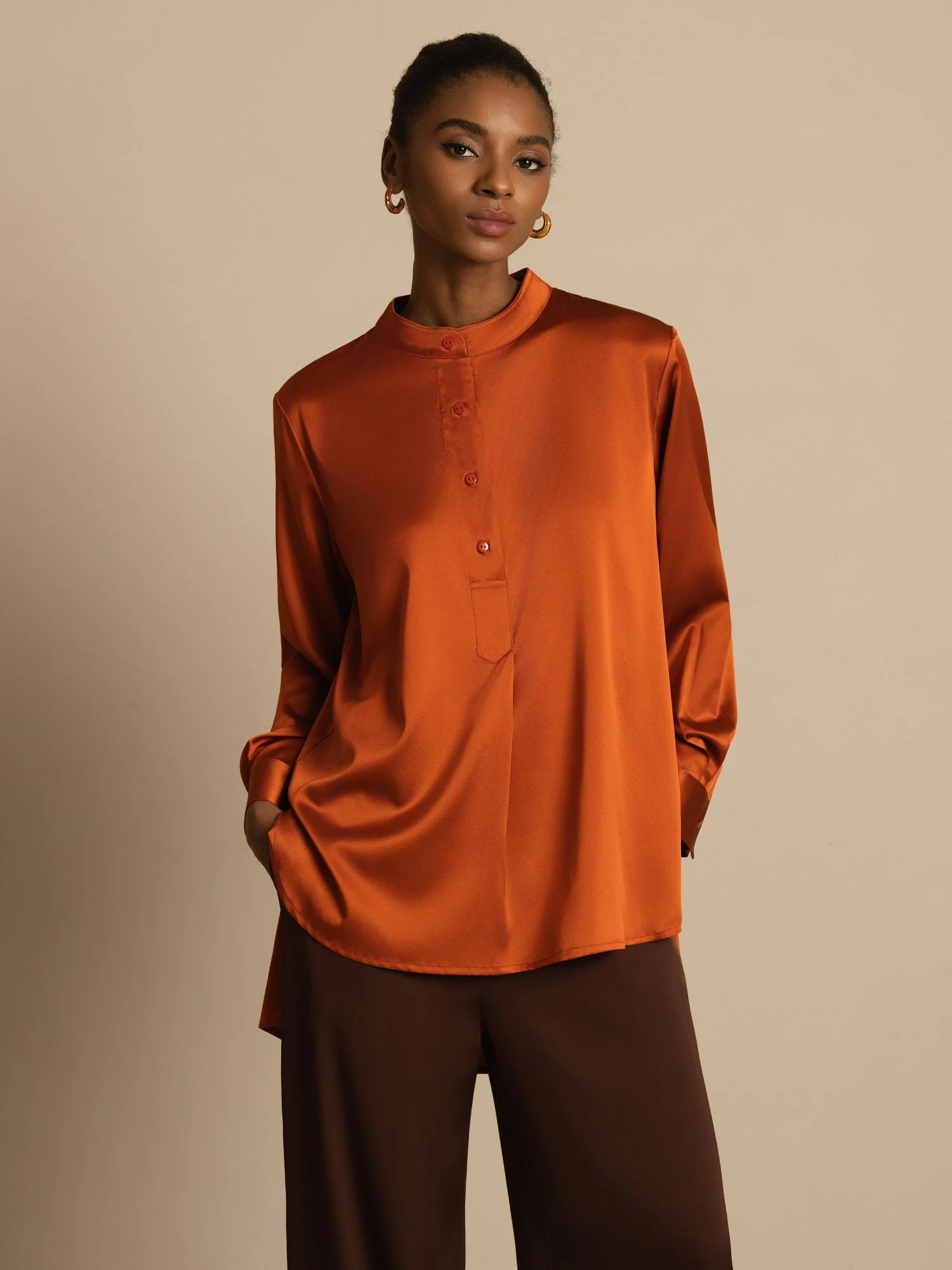 19Momme Silk Women’s Stand Collar High-Low Blouse With Button Detail - Image 9