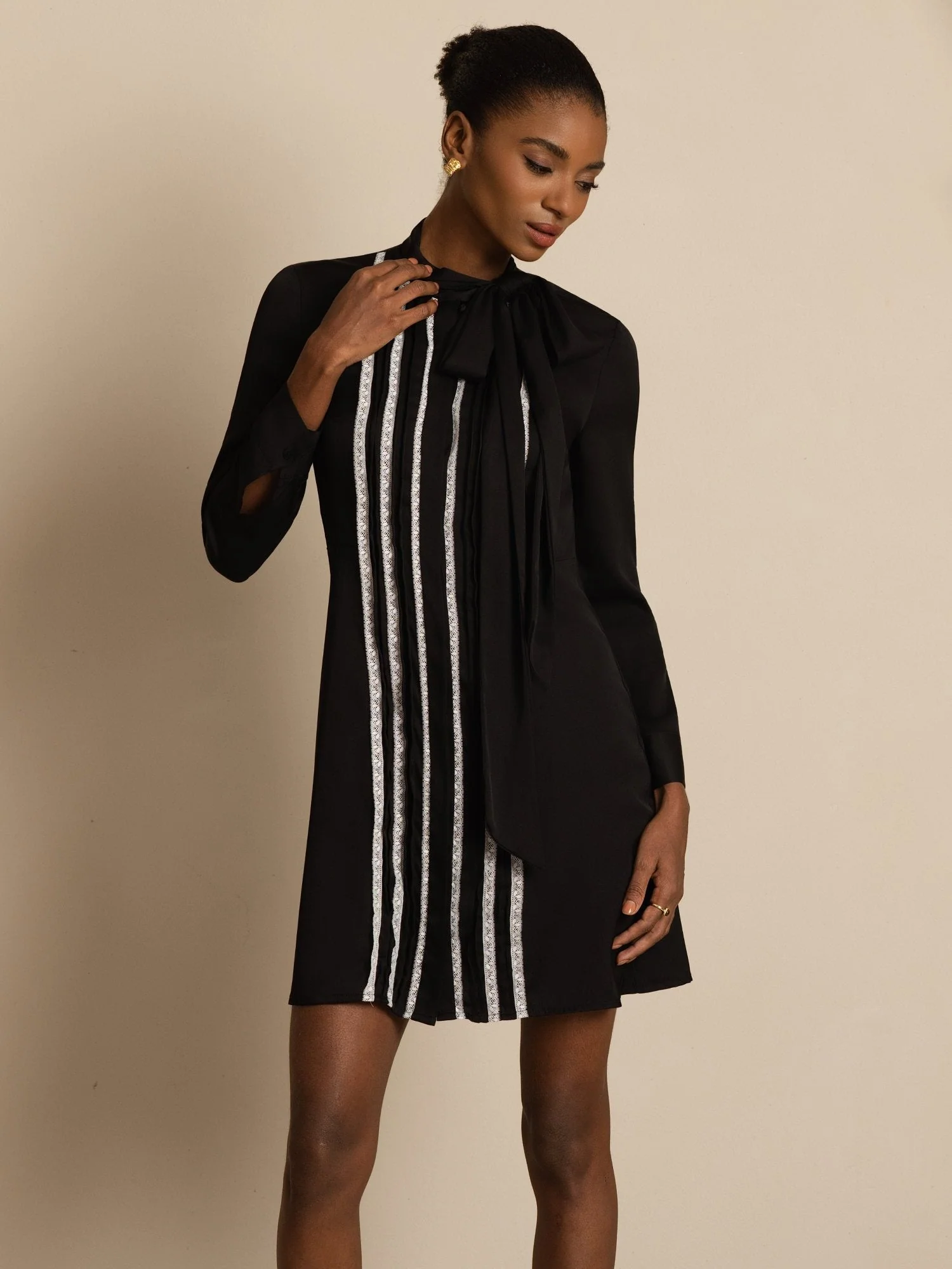 19Momme Silk  Women's Tie-Neck Short Shirt Dress with Vertical Pleated - Image 11