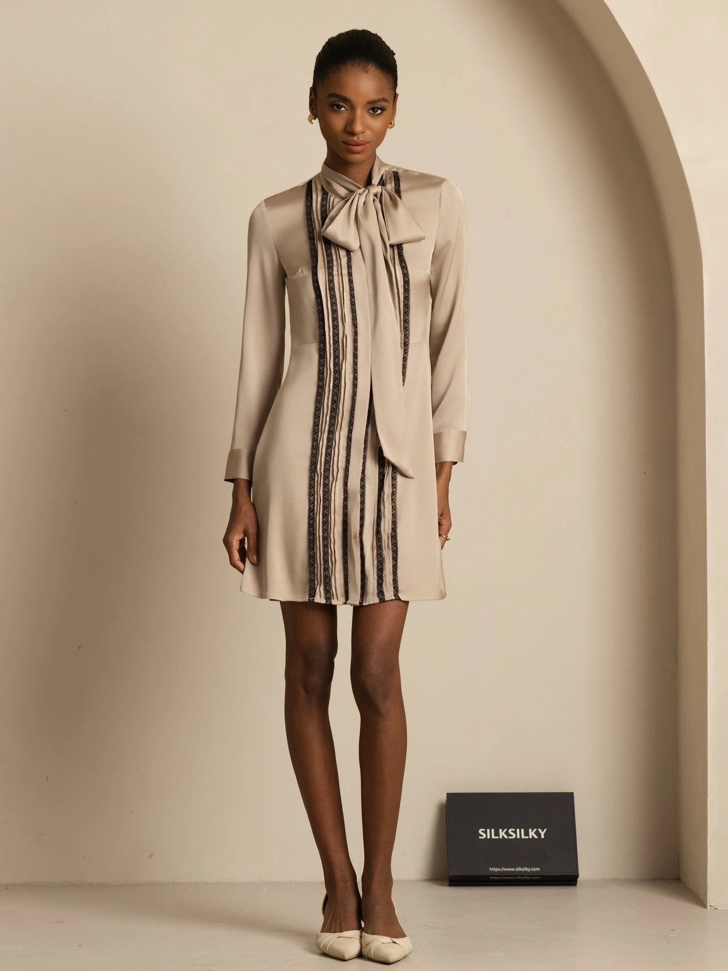 19Momme Silk  Women's Tie-Neck Short Shirt Dress with Vertical Pleated - Image 16