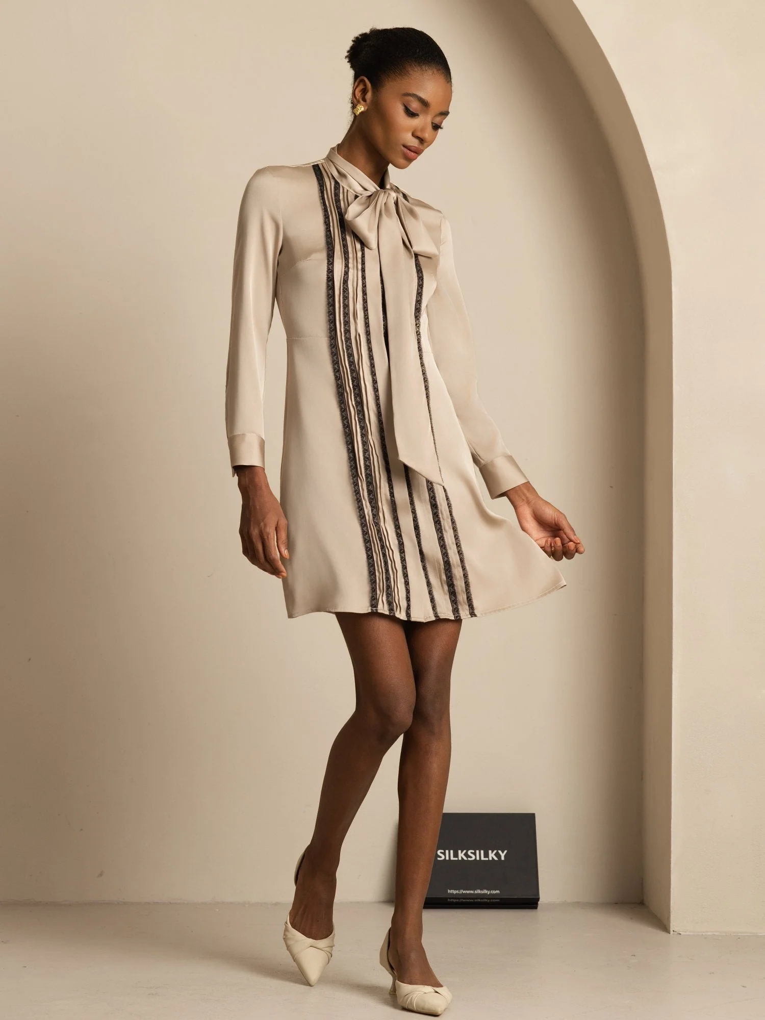 19Momme Silk  Women's Tie-Neck Short Shirt Dress with Vertical Pleated - Image 22