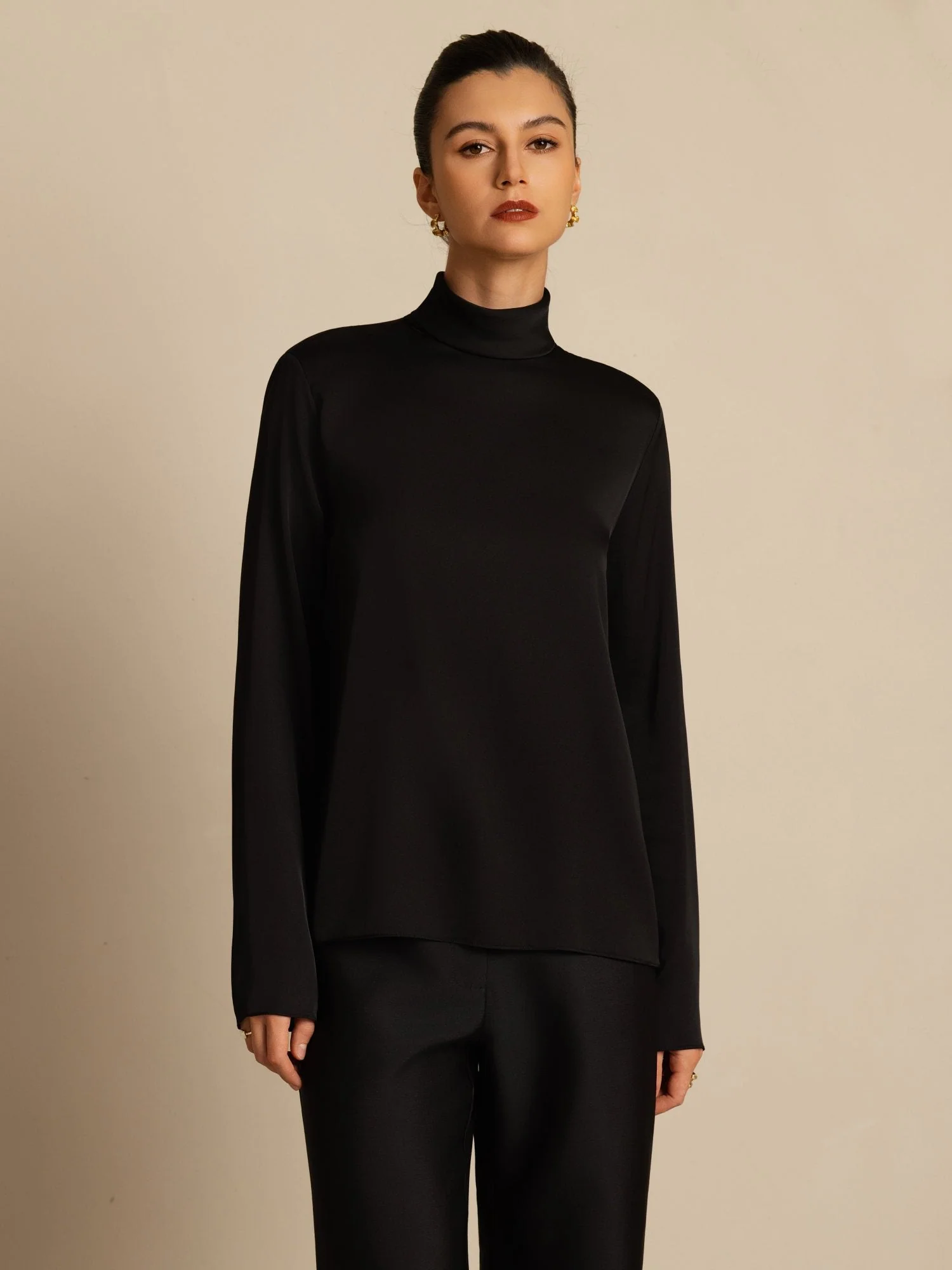 19Momme Silk Women's Turtle Neck Long Sleeve Top - Image 10