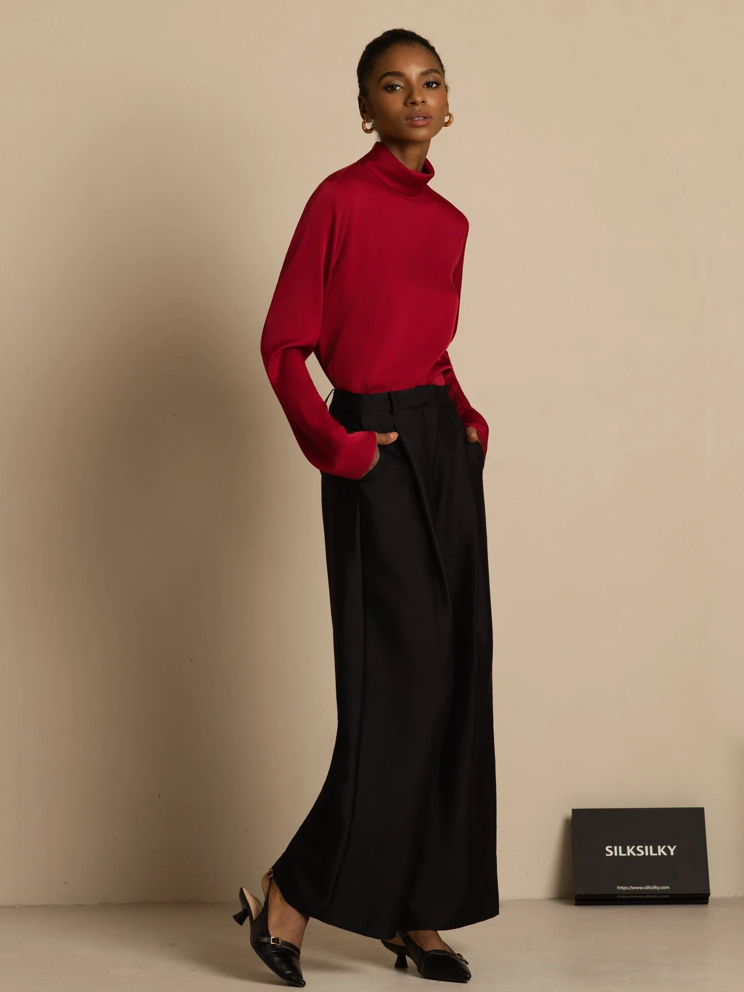 19Momme Silk Women's Turtle Neck Long Sleeve Top - Image 6