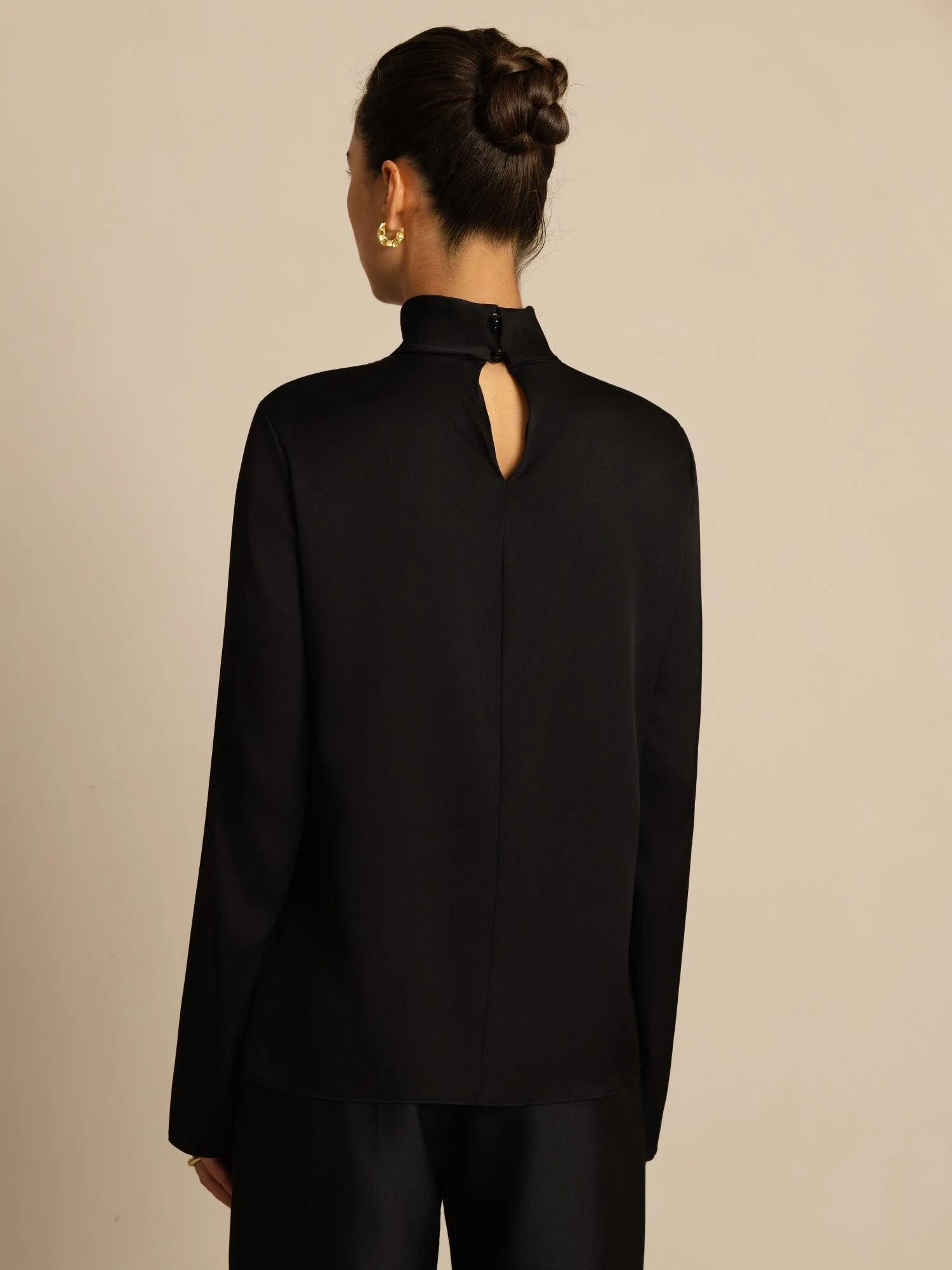 19Momme Silk Women's Turtle Neck Long Sleeve Top - Image 9