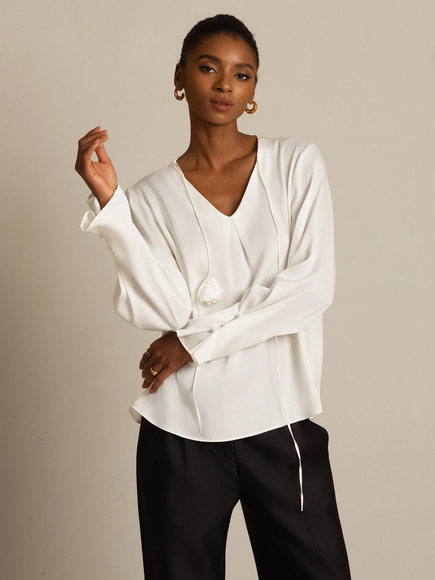 19Momme Silk Women's V Neck Long Sleeve Blouse With 3D Rose Detail - Image 4