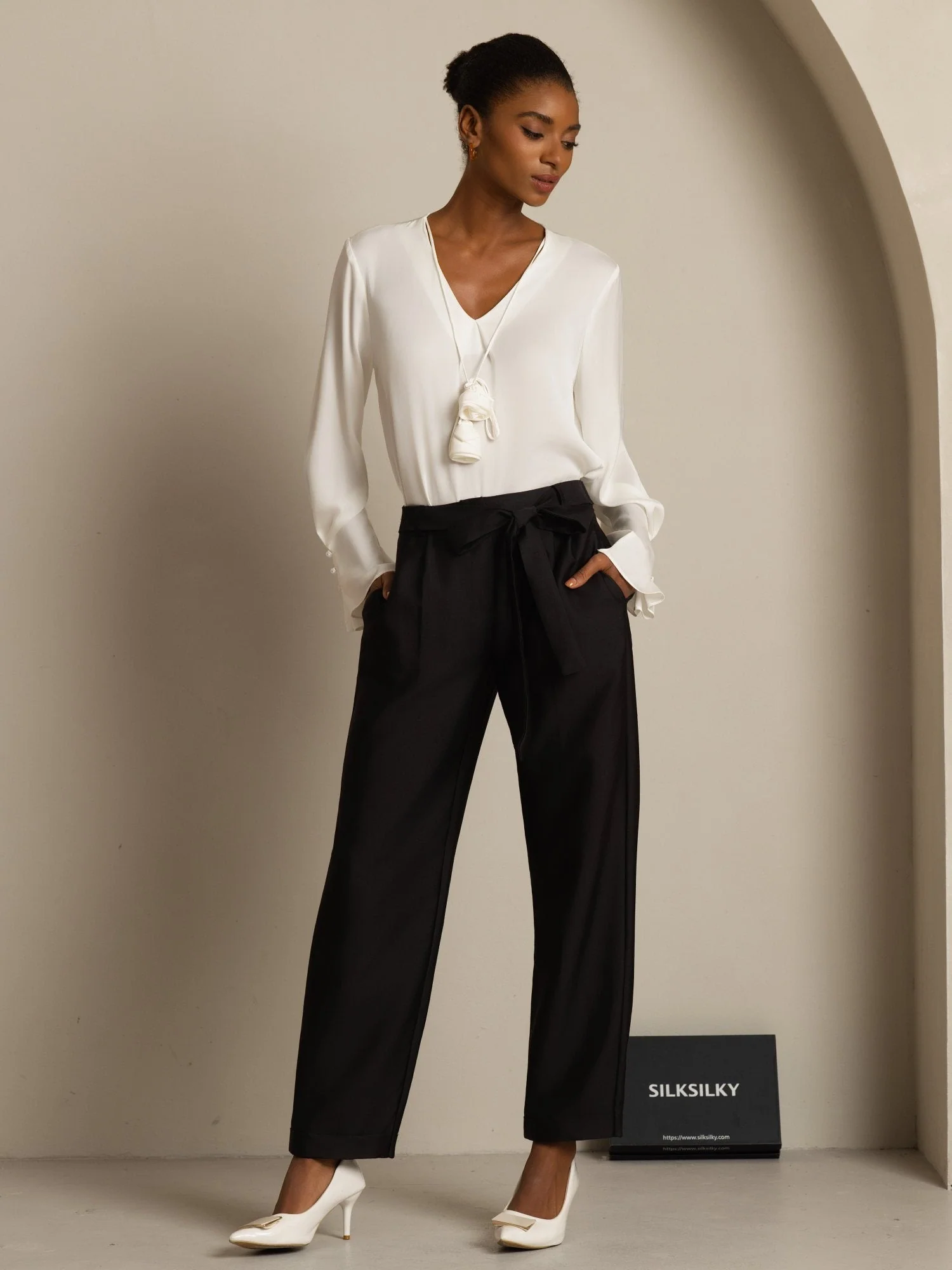 19Momme Silk Women's V Neck Long Sleeve Blouse With 3D Rose Detail - Image 7