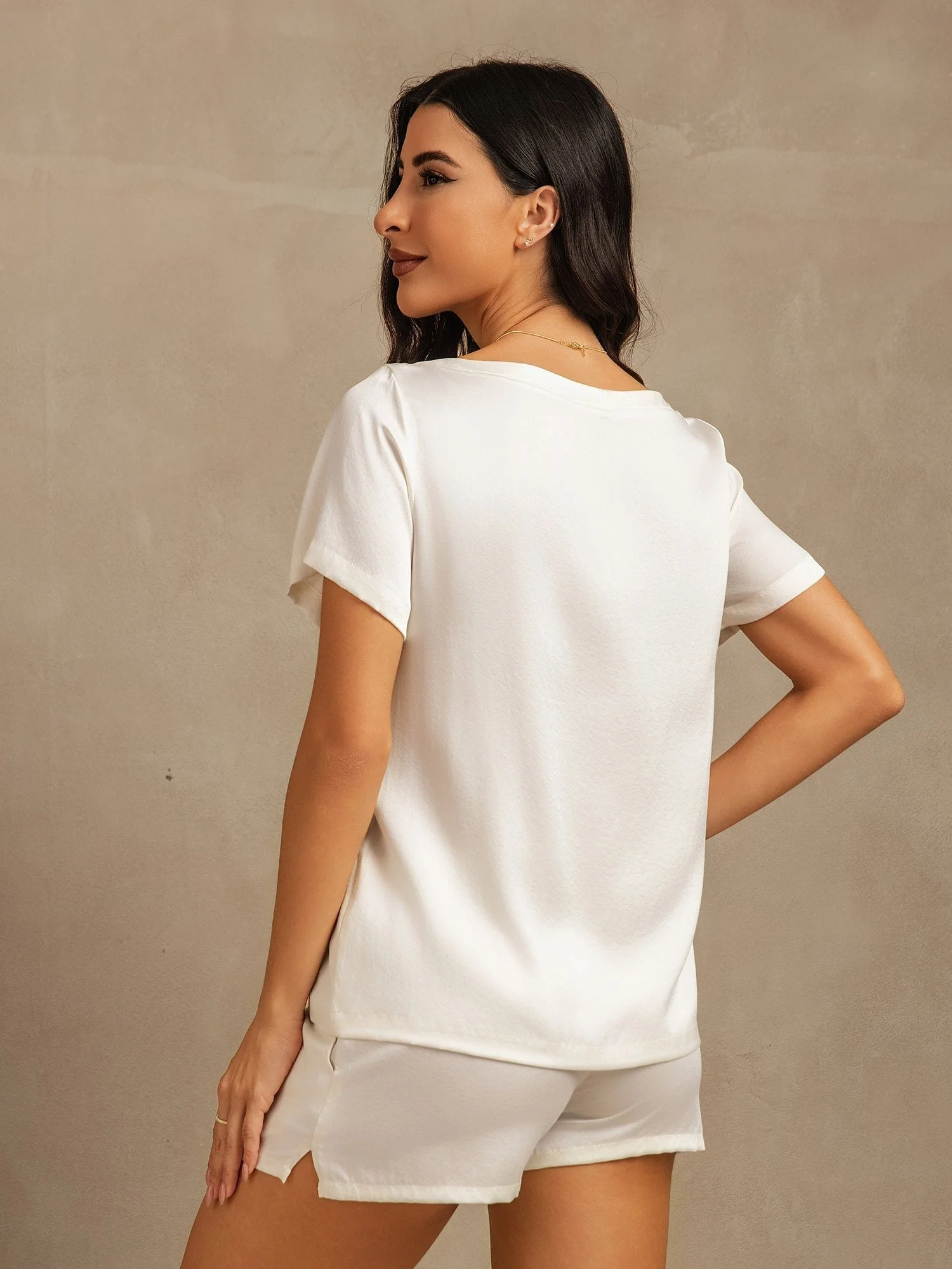 19Momme Women's Silk Short Sleeve Round Collar Pajamas Set with Side Pocket Design - Image 16