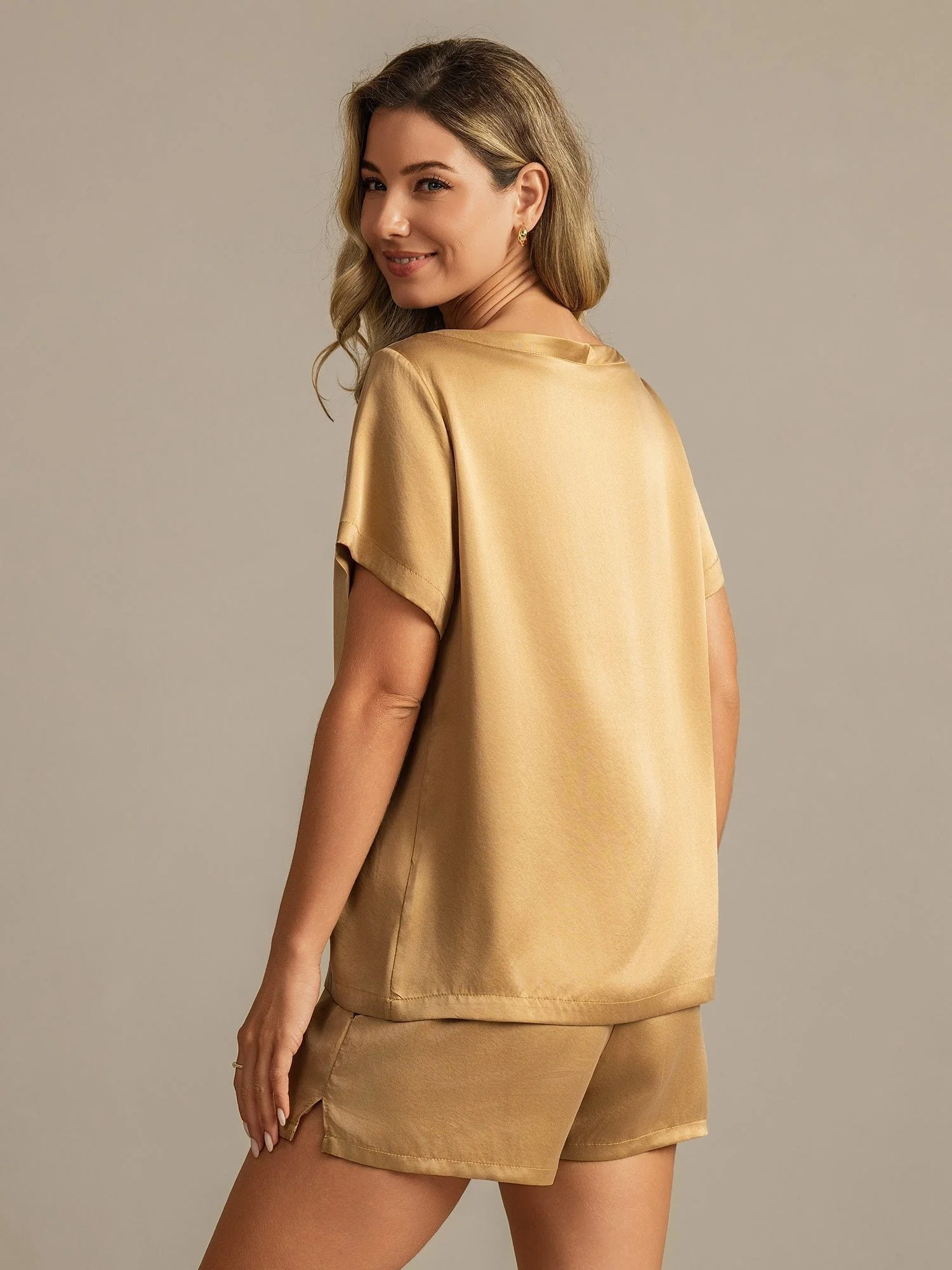 19Momme Women's Silk Short Sleeve Round Collar Pajamas Set with Side Pocket Design - Image 9