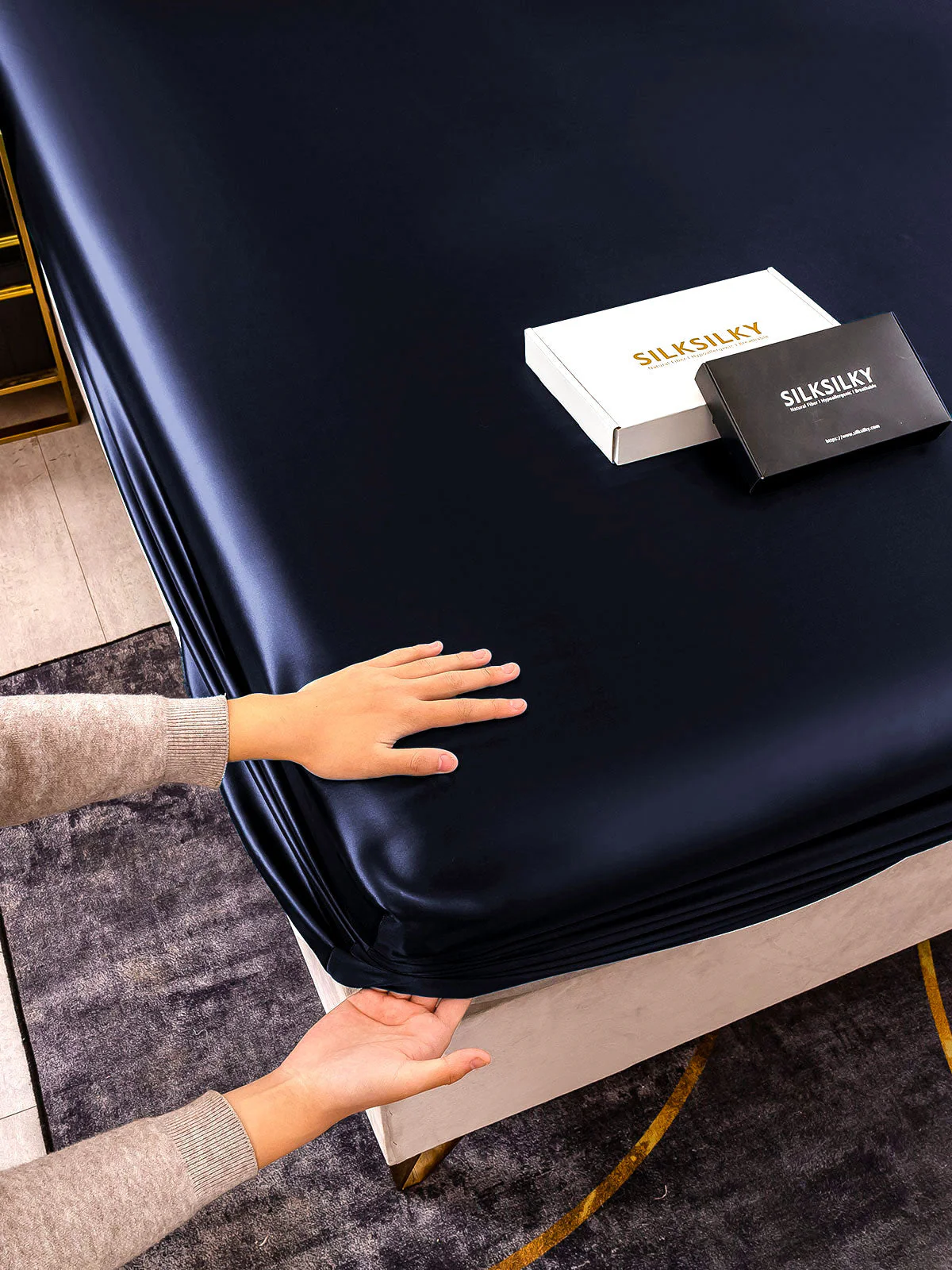 22Momme Mulberry Silk Seamless Fitted Sheet - Image 12