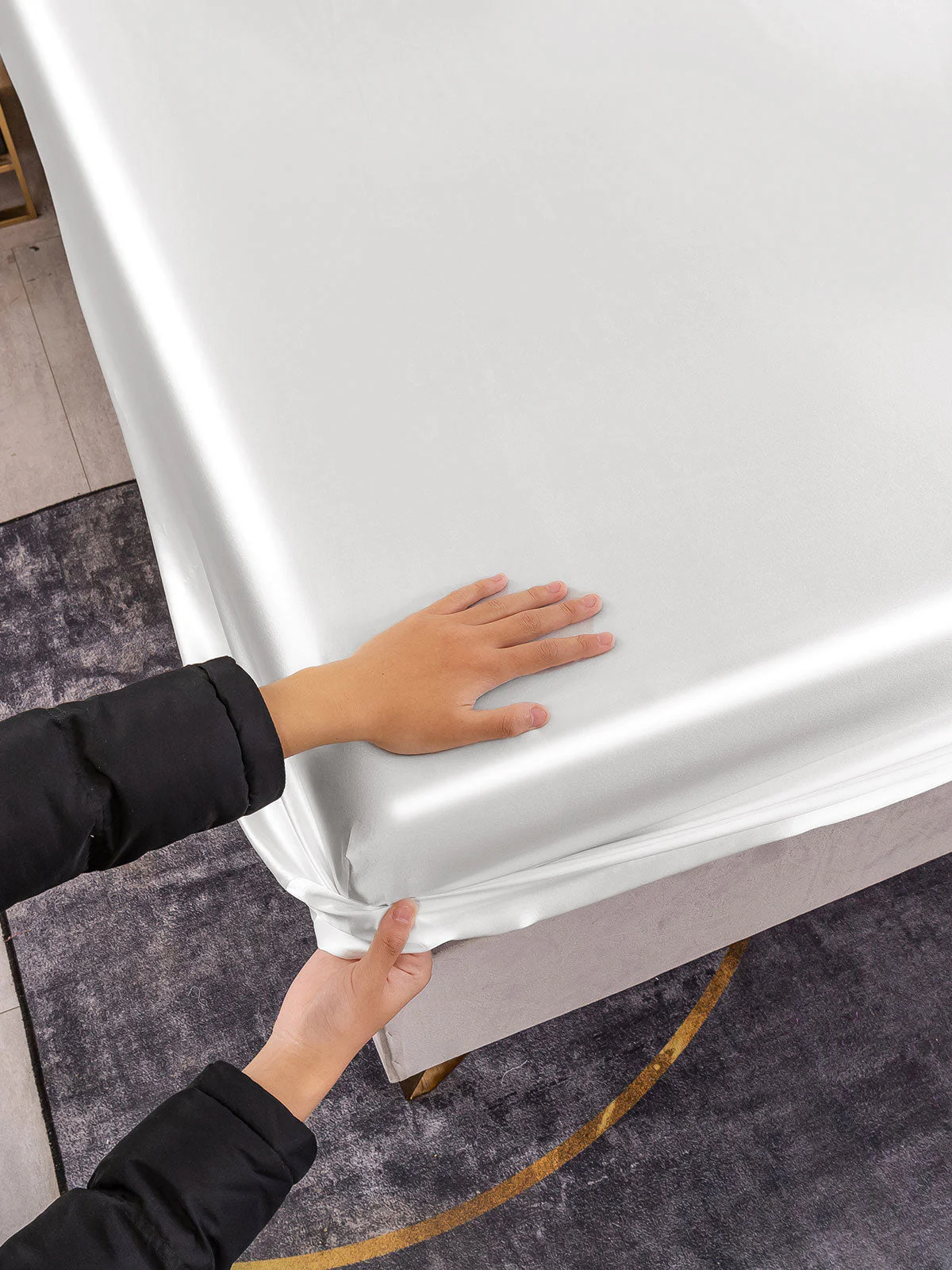 22Momme Mulberry Silk Seamless Fitted Sheet - Image 6
