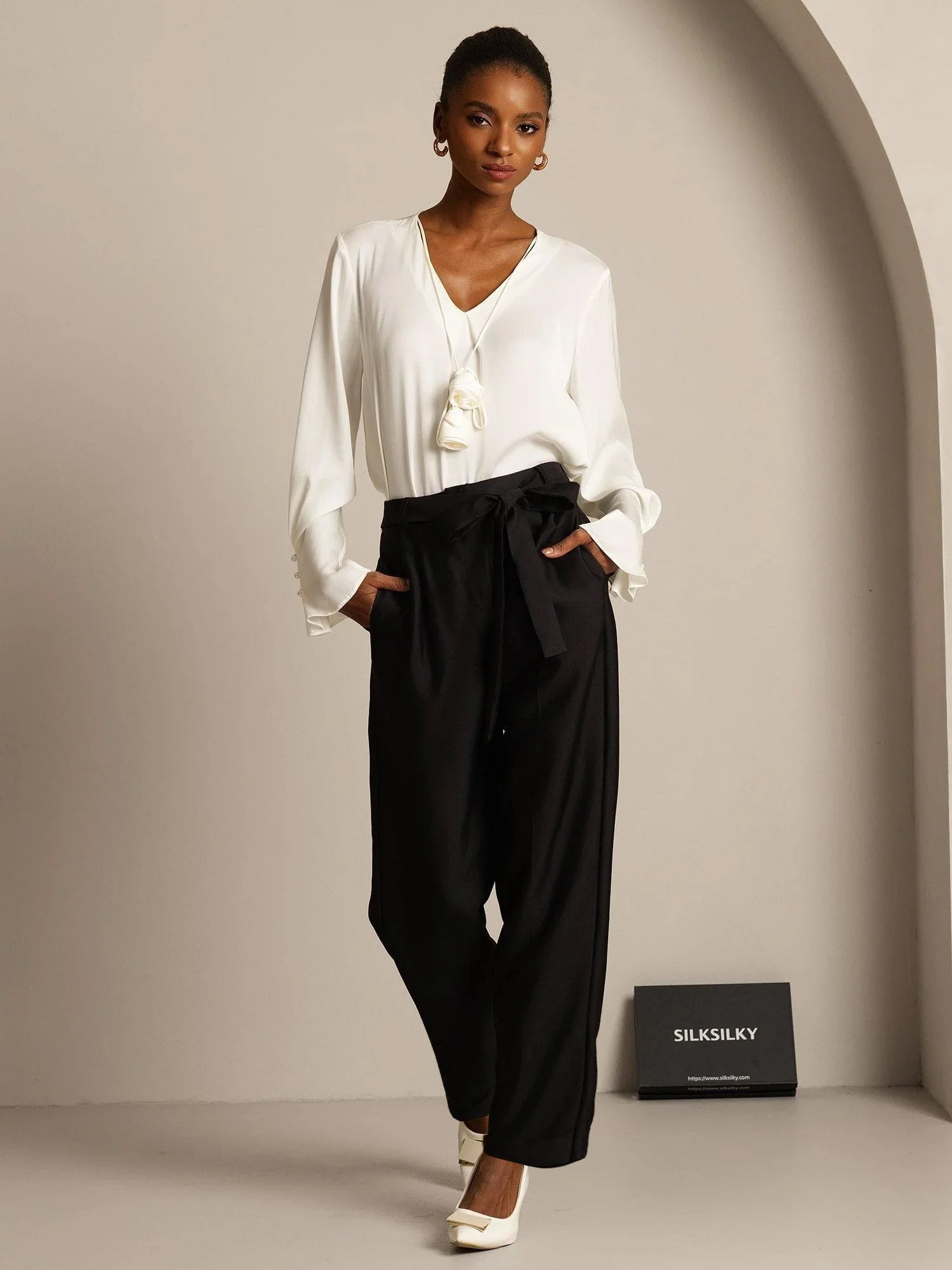 32Momme Silk-Wool Blend High Waist Tapered Cropped Women's Pants with Tie Waist Design - Image 11