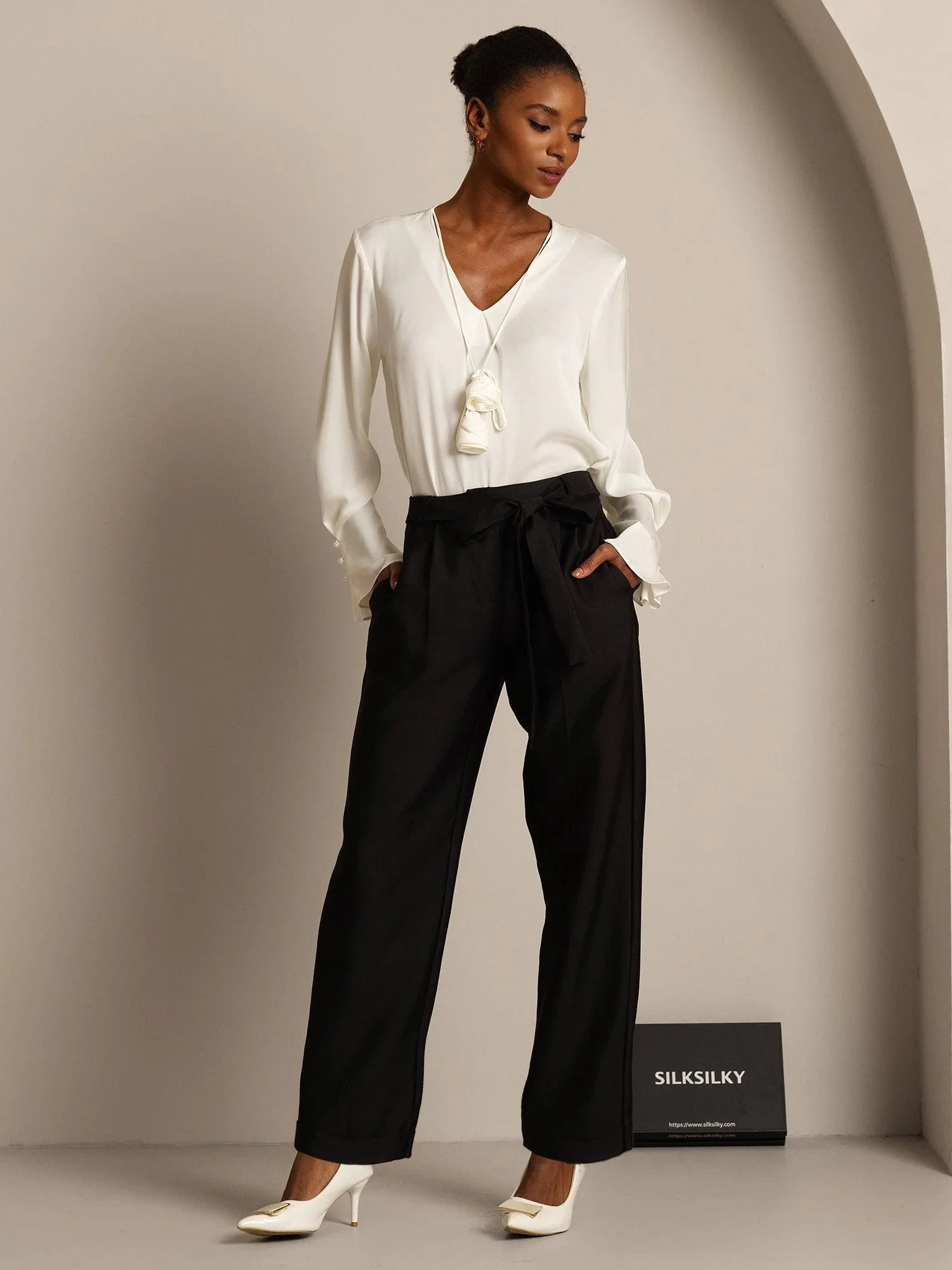 32Momme Silk-Wool Blend High Waist Tapered Cropped Women's Pants with Tie Waist Design - Image 15