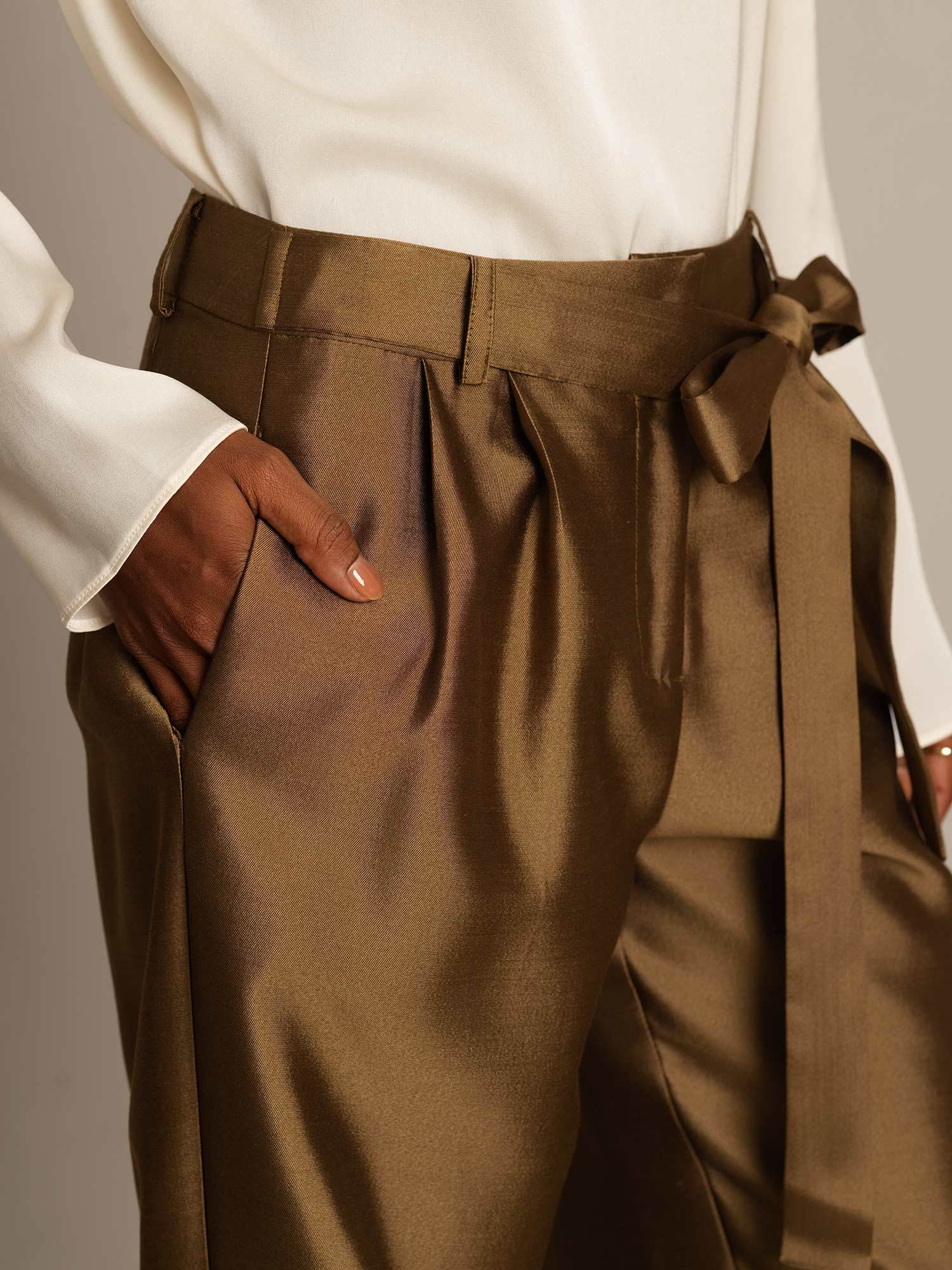 32Momme Silk-Wool Blend High Waist Tapered Cropped Women's Pants with Tie Waist Design - Image 19