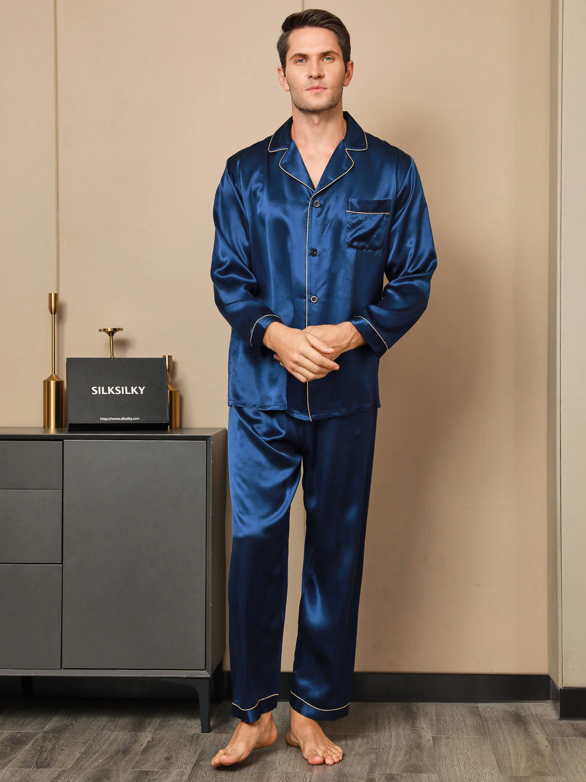 Pure Silk Long Sleeve Notch Collar Men's Pyjamas Set with Button Up Design - Image 19