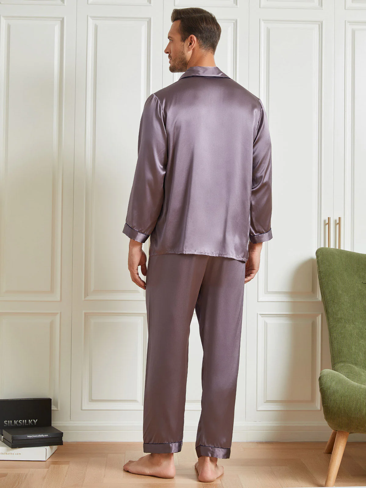 Pure Silk Long Sleeve Notch Collar Men's Pyjamas Set with Button Up Design - Image 23