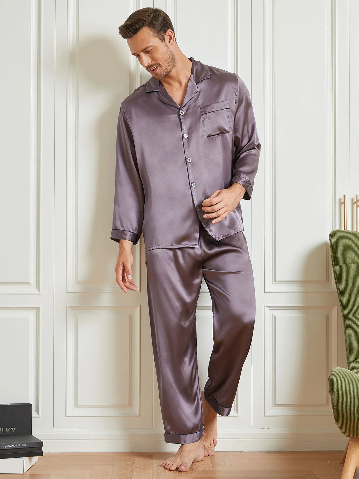 Pure Silk Long Sleeve Notch Collar Men's Pyjamas Set with Button Up Design - Image 25